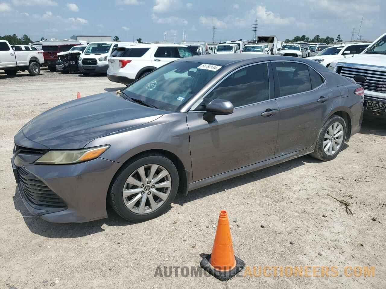 4T1B11HK1JU018174 TOYOTA CAMRY 2018