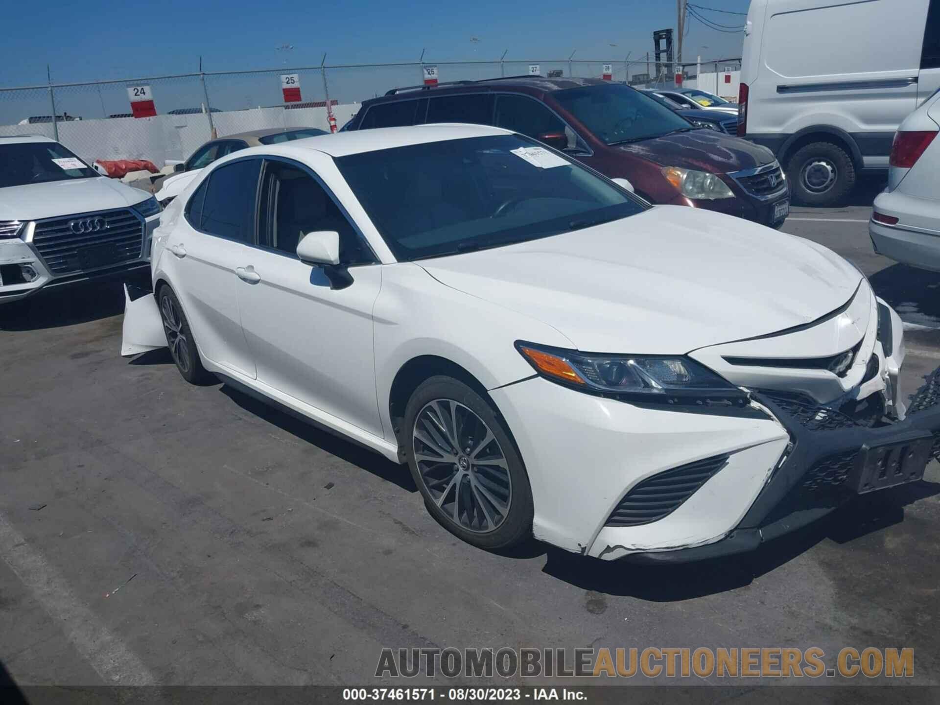 4T1B11HK1JU018370 TOYOTA CAMRY 2018