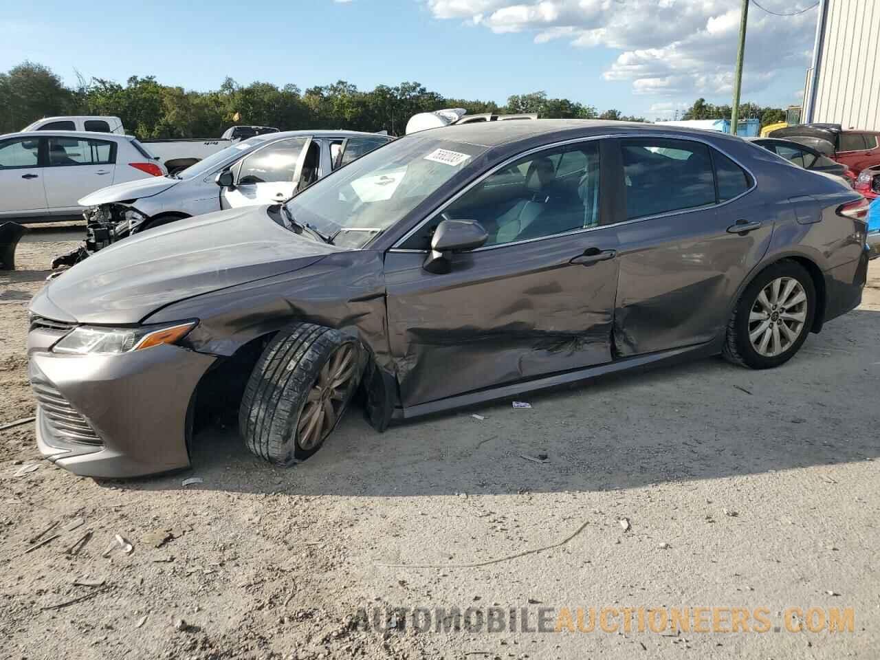 4T1B11HK1JU020734 TOYOTA CAMRY 2018