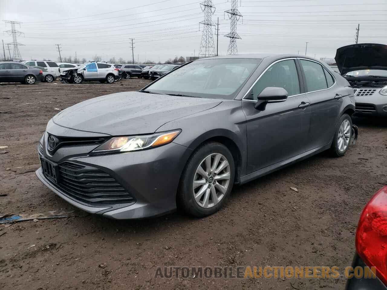 4T1B11HK1JU020765 TOYOTA CAMRY 2018