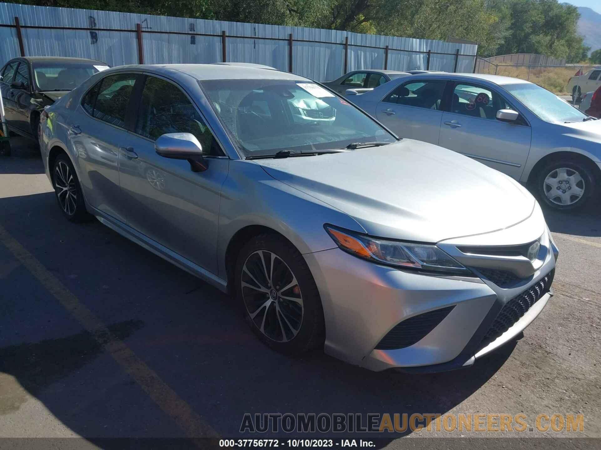 4T1B11HK1JU024718 TOYOTA CAMRY 2018