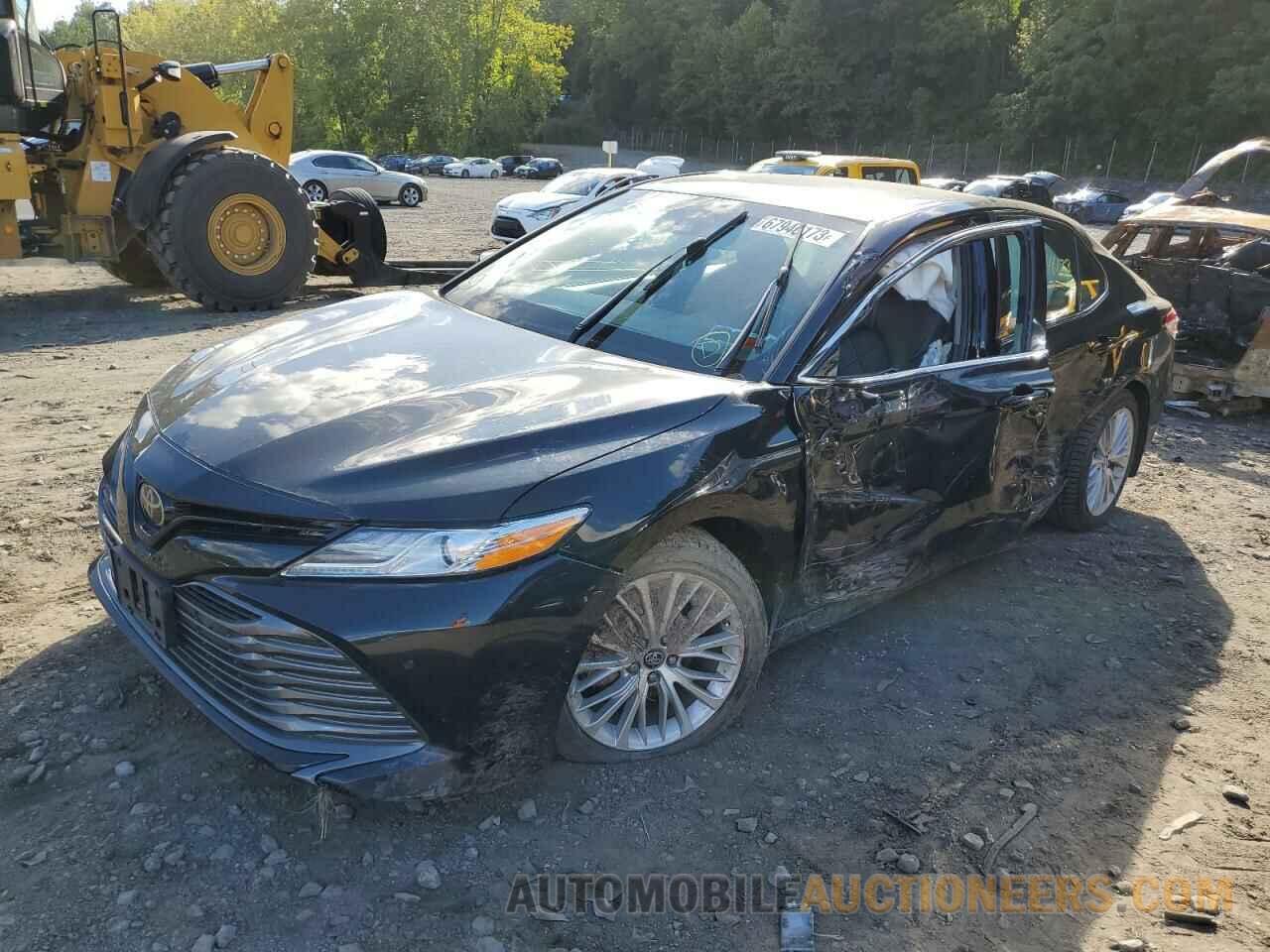 4T1B11HK1JU024900 TOYOTA CAMRY 2018