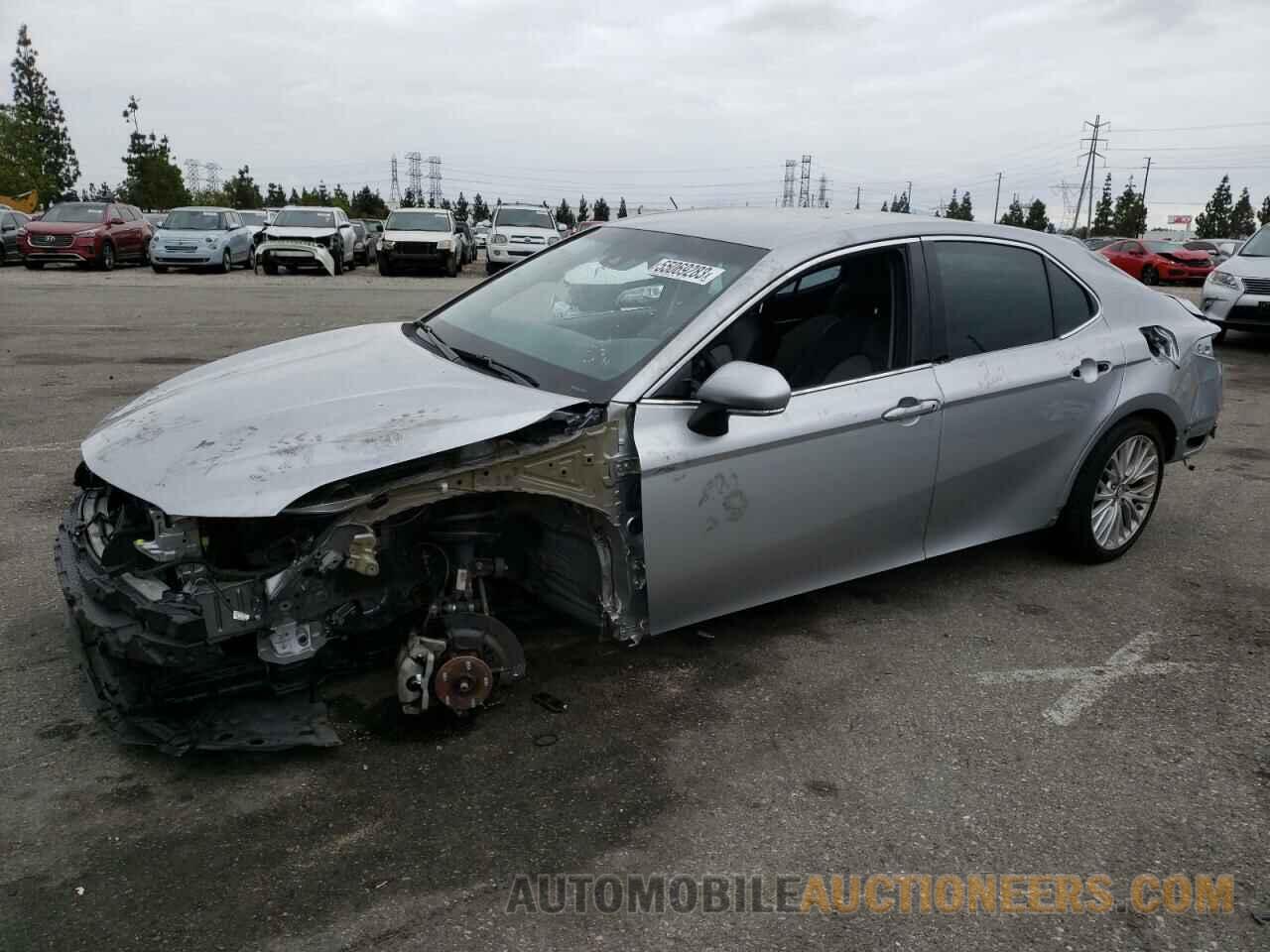 4T1B11HK1JU027506 TOYOTA CAMRY 2018