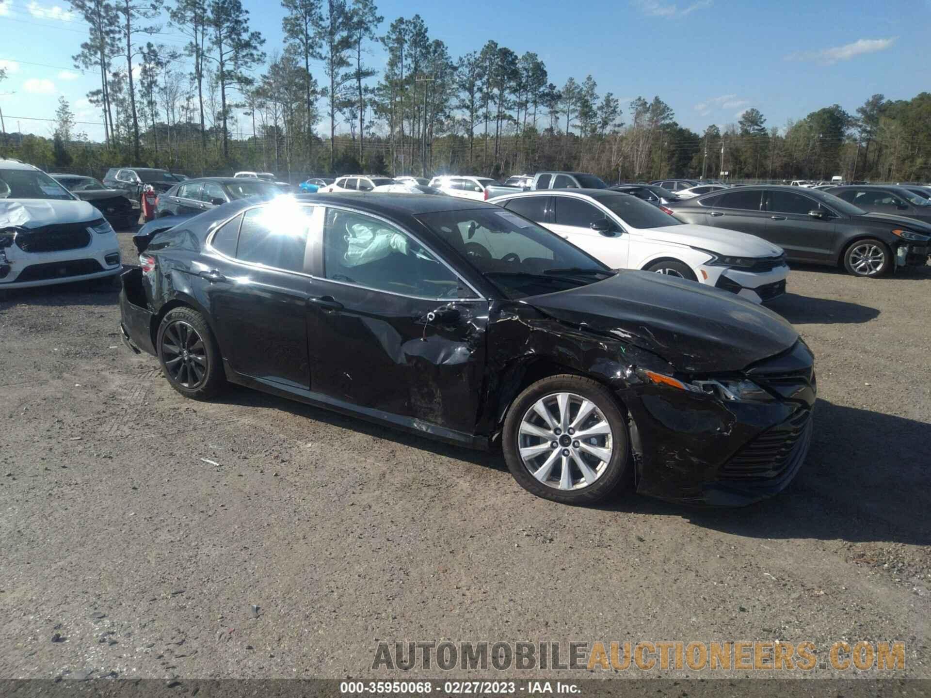 4T1B11HK1JU030115 TOYOTA CAMRY 2018