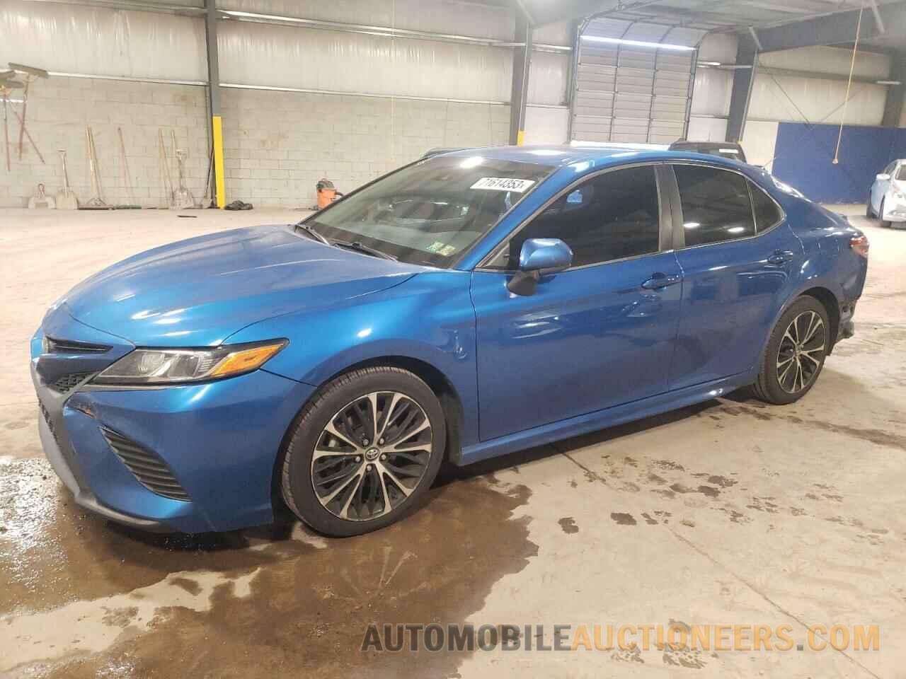 4T1B11HK1JU030373 TOYOTA CAMRY 2018