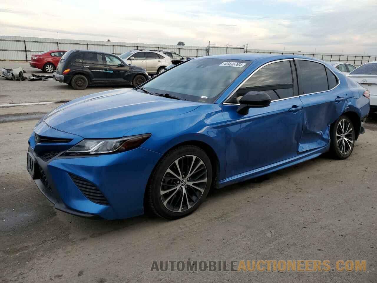 4T1B11HK1JU031152 TOYOTA CAMRY 2018