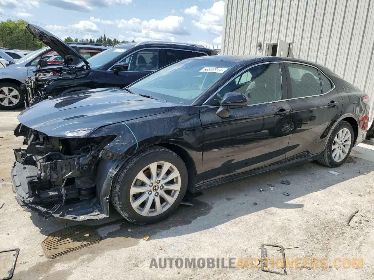 4T1B11HK1JU032866 TOYOTA CAMRY 2018