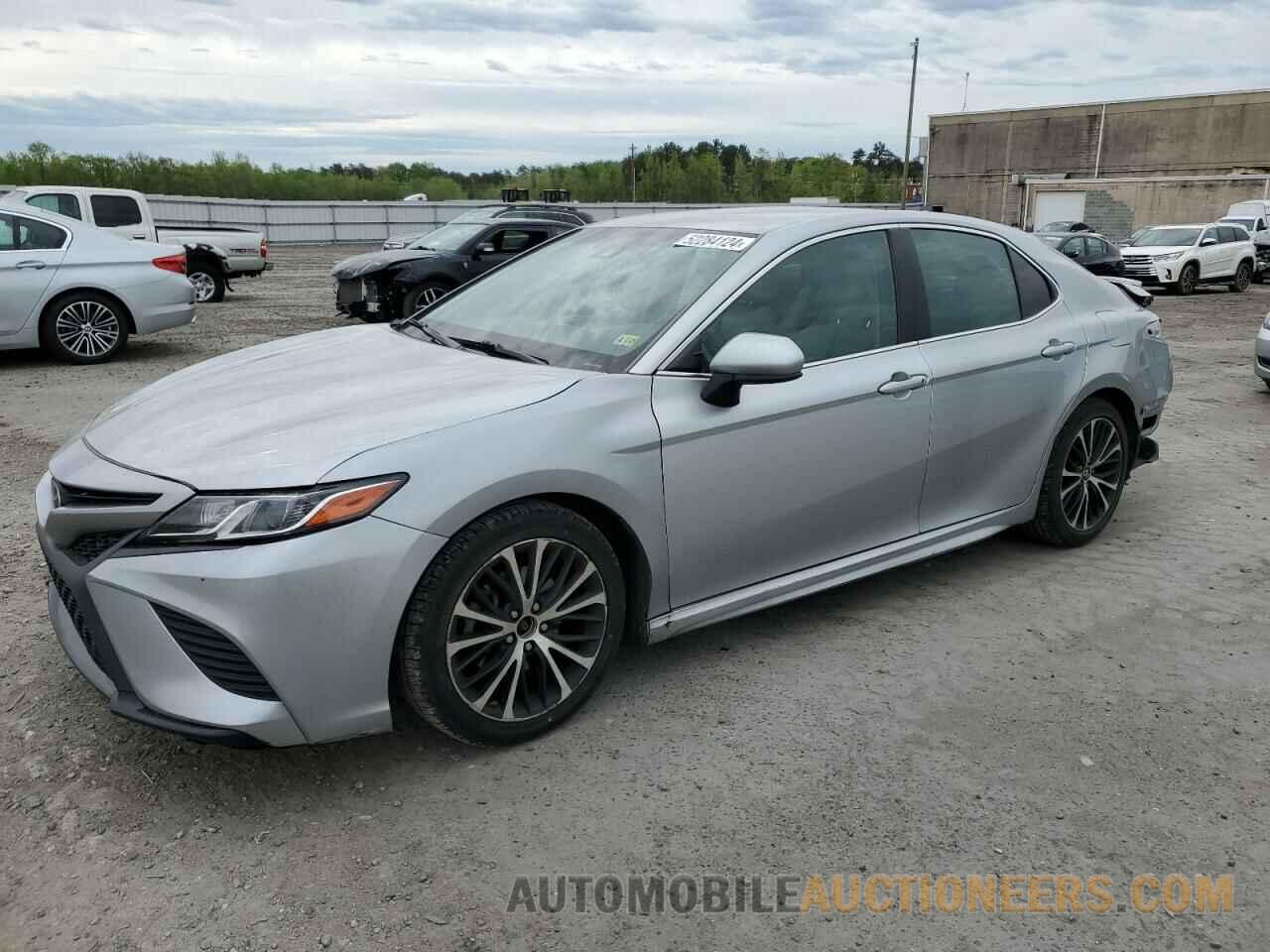 4T1B11HK1JU032947 TOYOTA CAMRY 2018