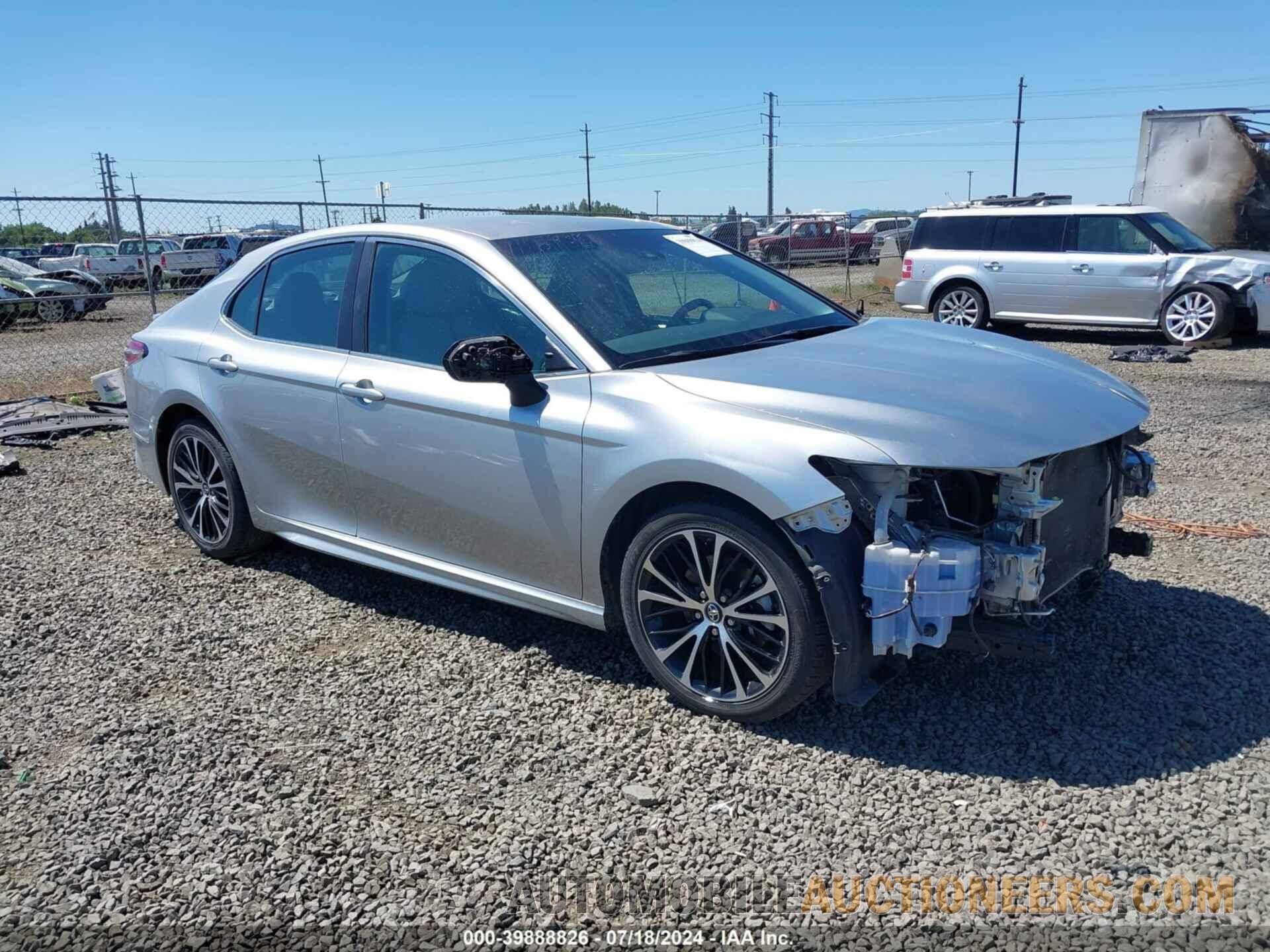 4T1B11HK1JU034021 TOYOTA CAMRY 2018