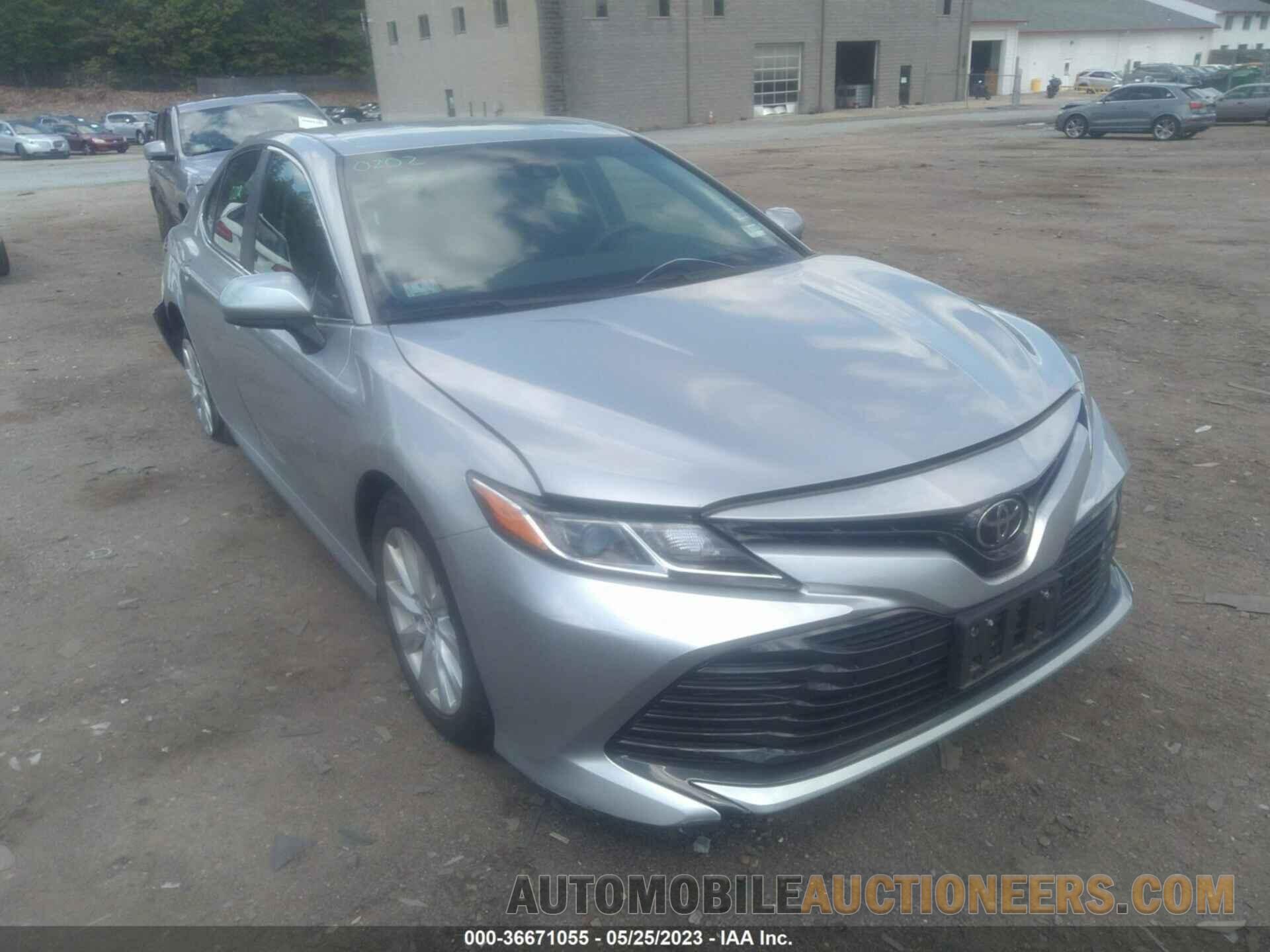 4T1B11HK1JU037243 TOYOTA CAMRY 2018