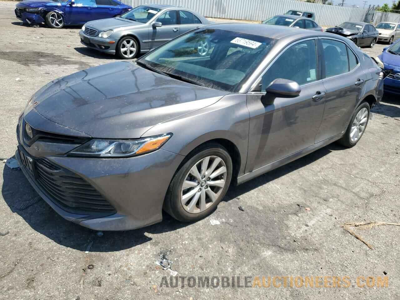 4T1B11HK1JU041583 TOYOTA CAMRY 2018