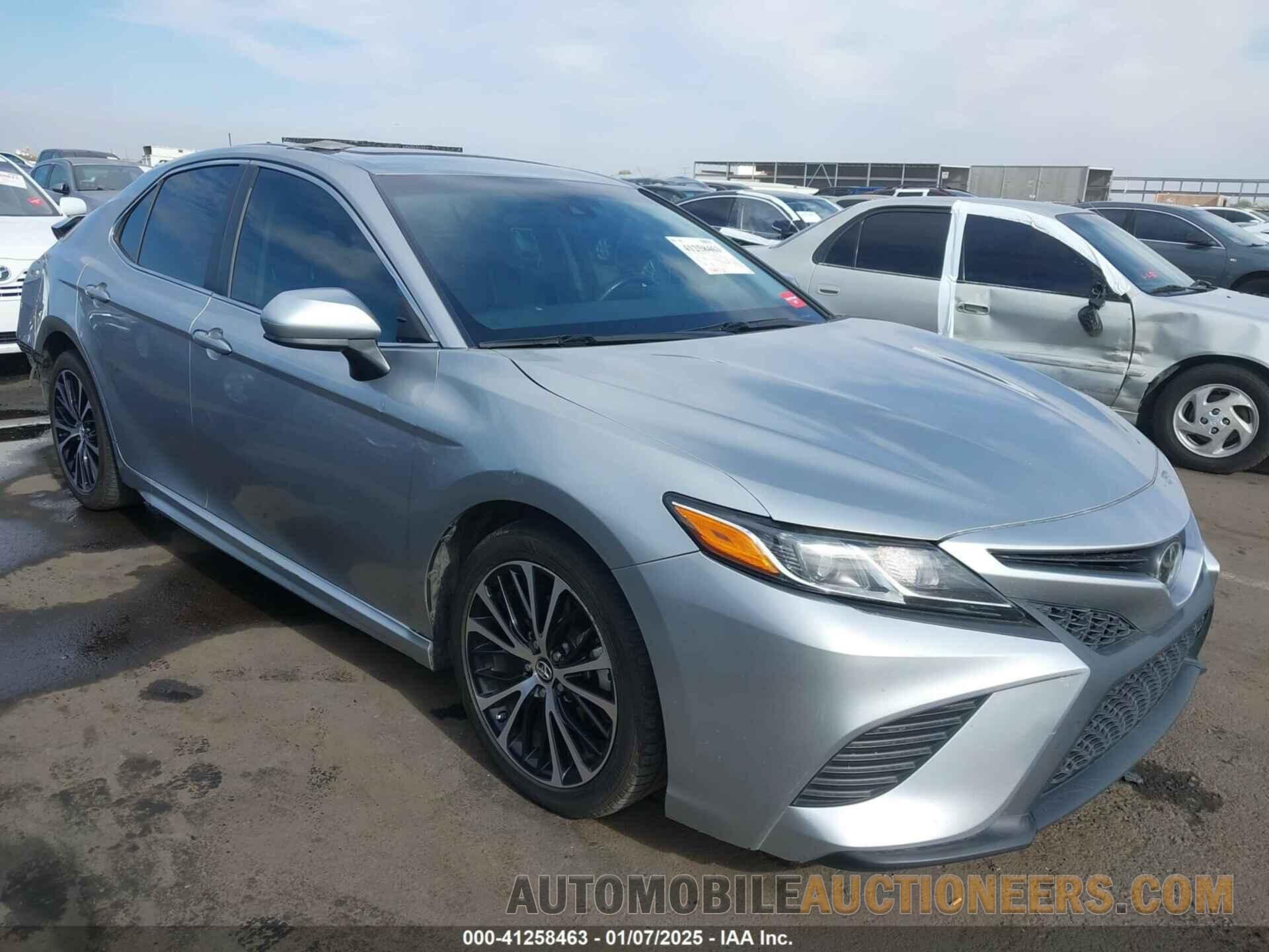 4T1B11HK1JU047495 TOYOTA CAMRY 2018