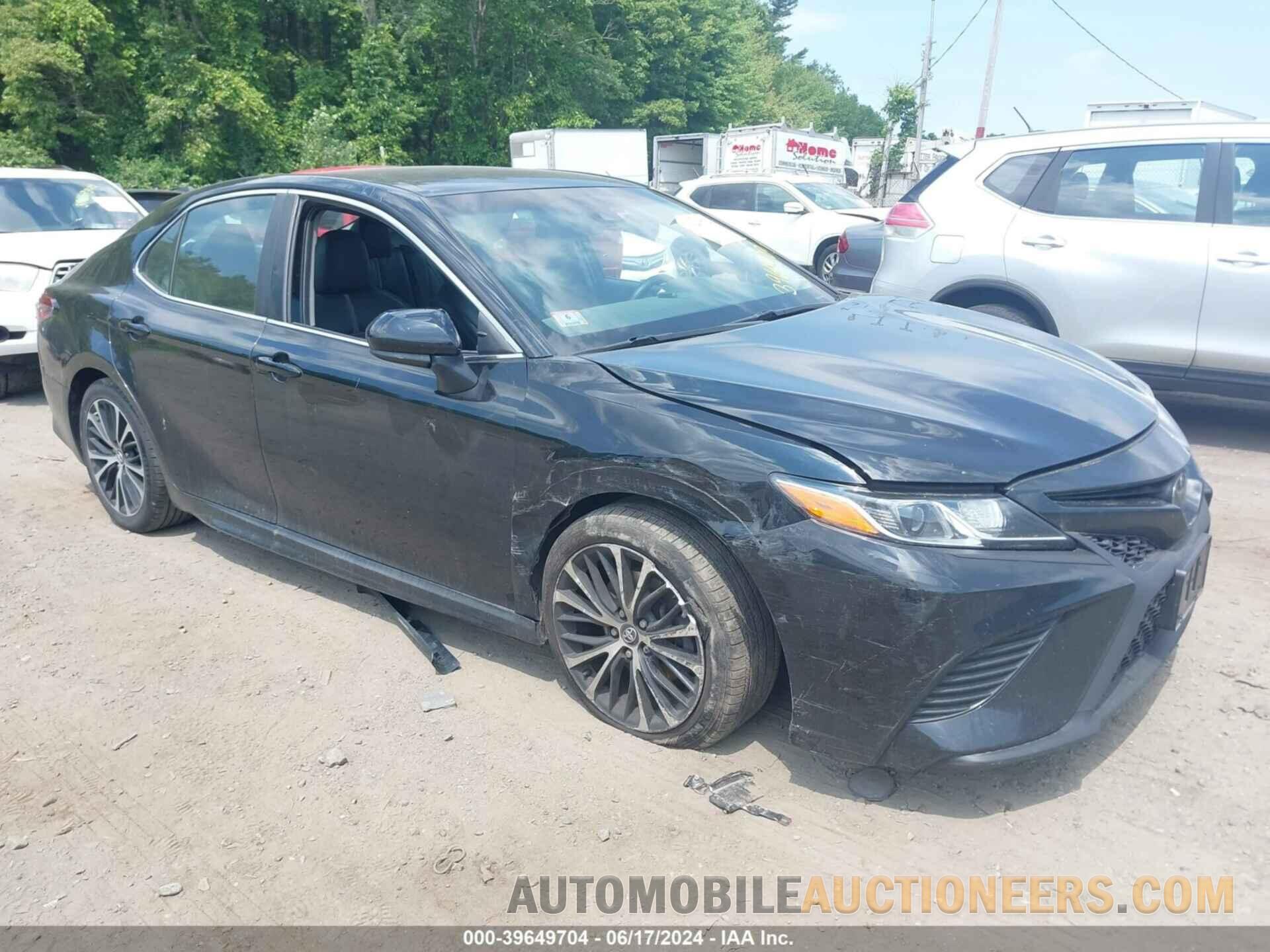 4T1B11HK1JU050137 TOYOTA CAMRY 2018