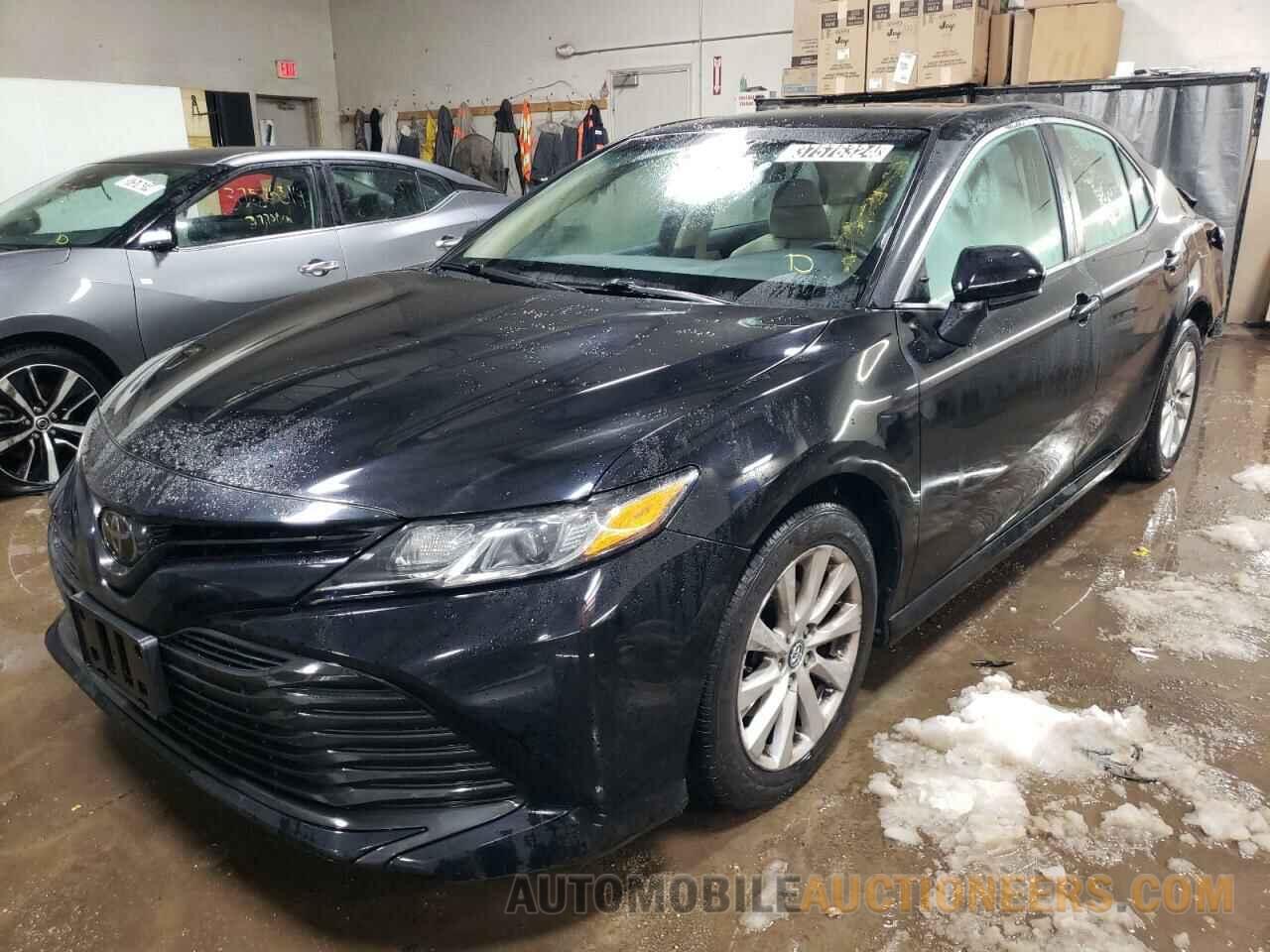 4T1B11HK1JU051935 TOYOTA CAMRY 2018