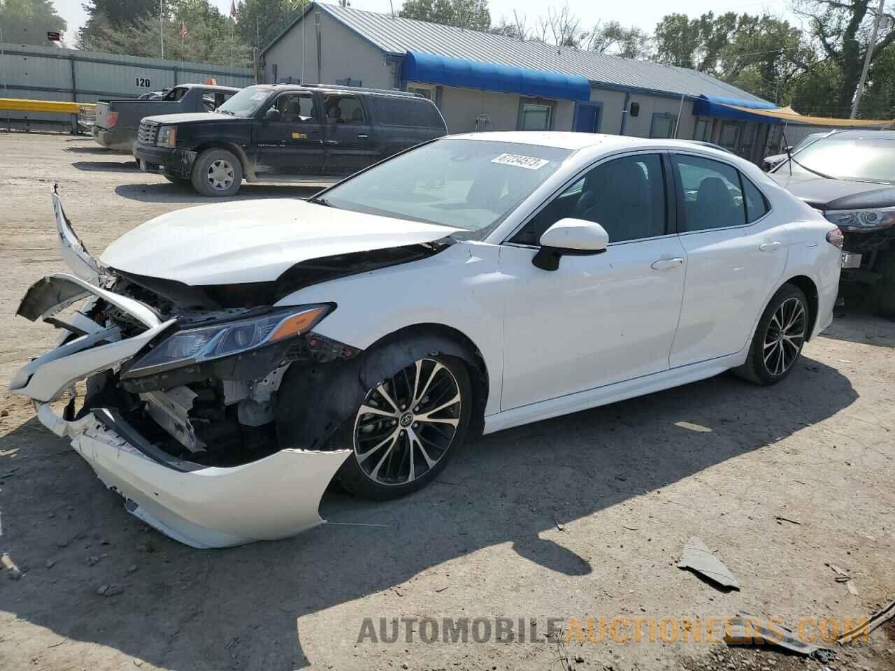 4T1B11HK1JU053409 TOYOTA CAMRY 2018