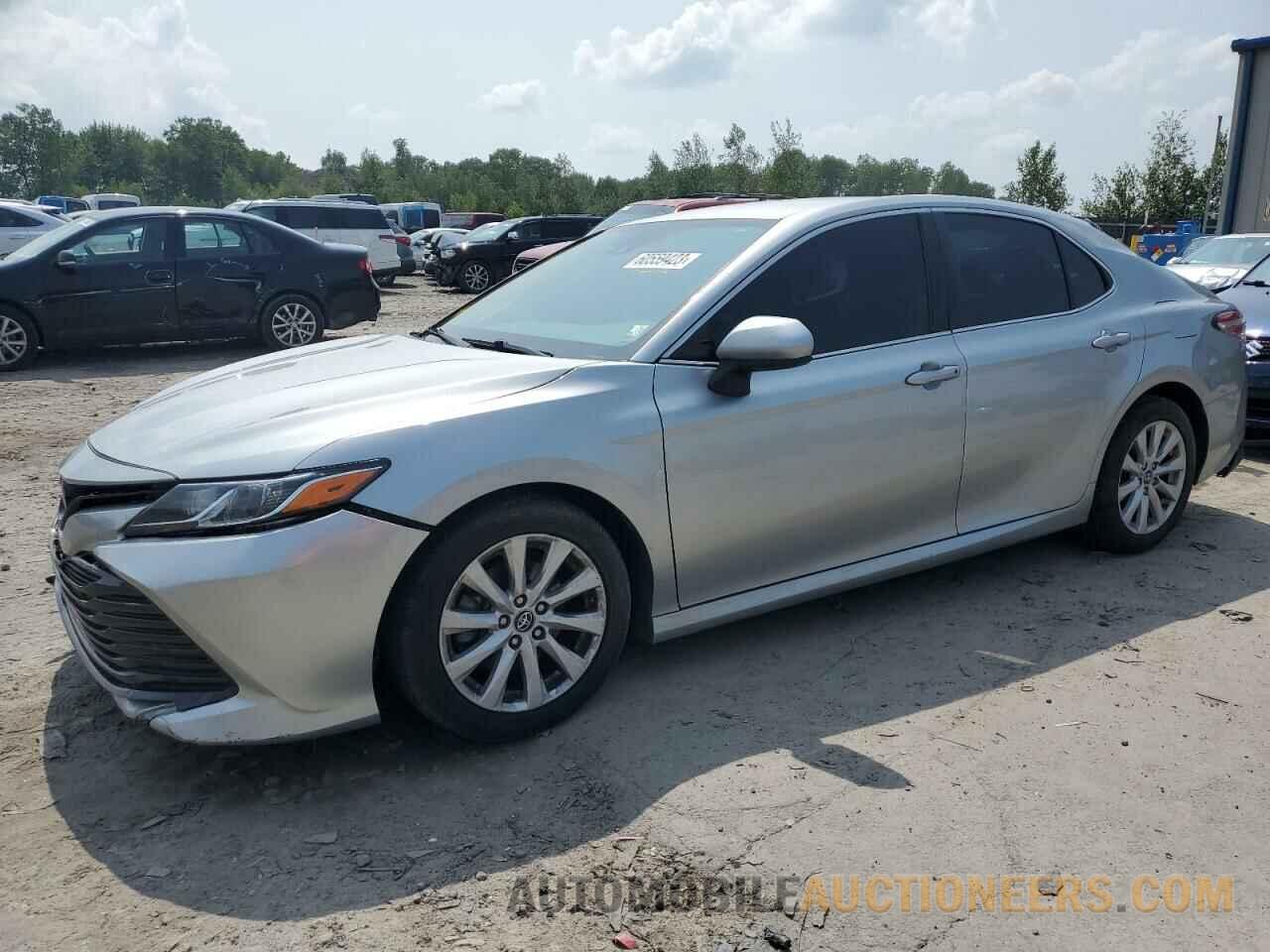 4T1B11HK1JU053975 TOYOTA CAMRY 2018