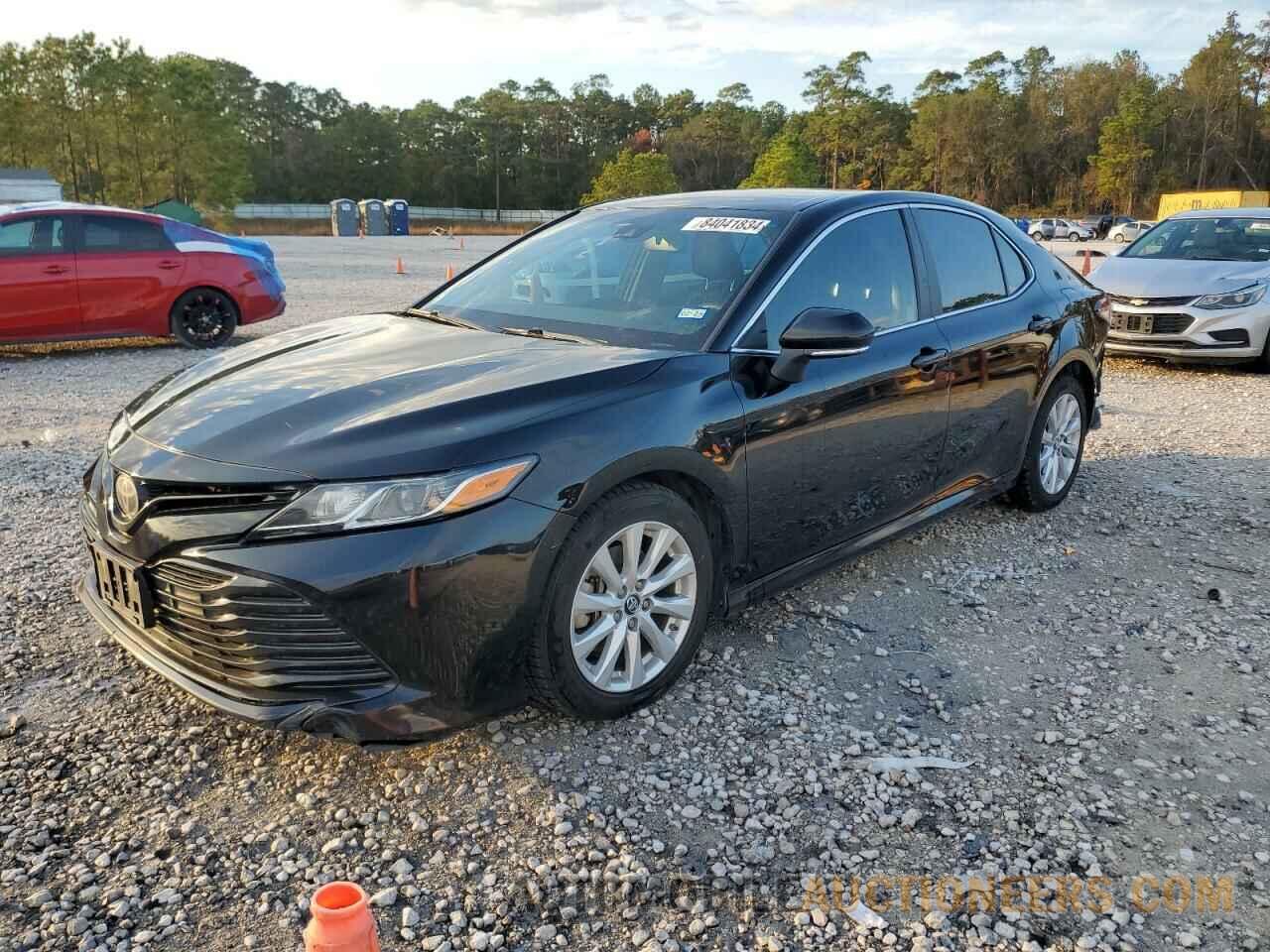 4T1B11HK1JU063101 TOYOTA CAMRY 2018