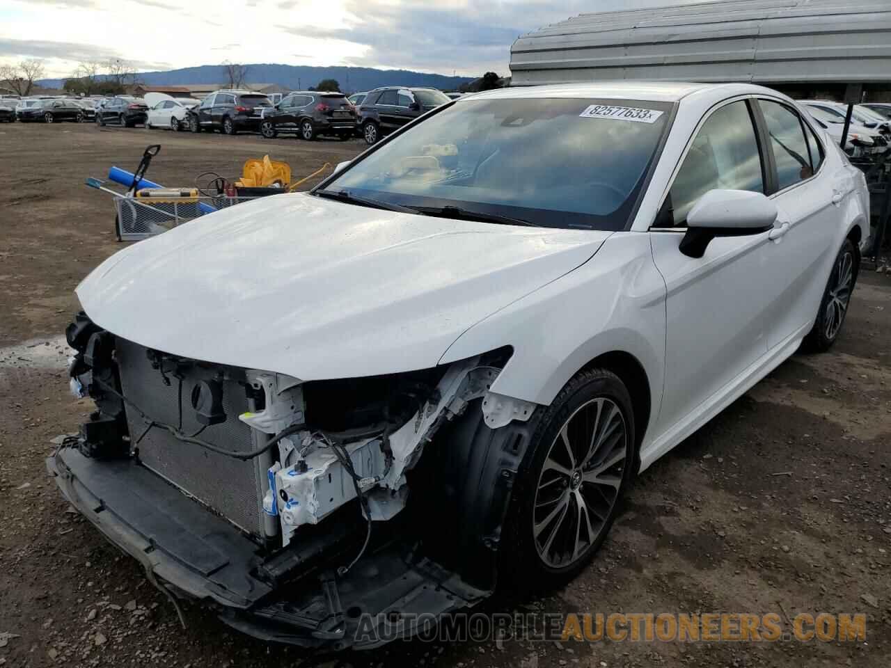 4T1B11HK1JU063308 TOYOTA CAMRY 2018