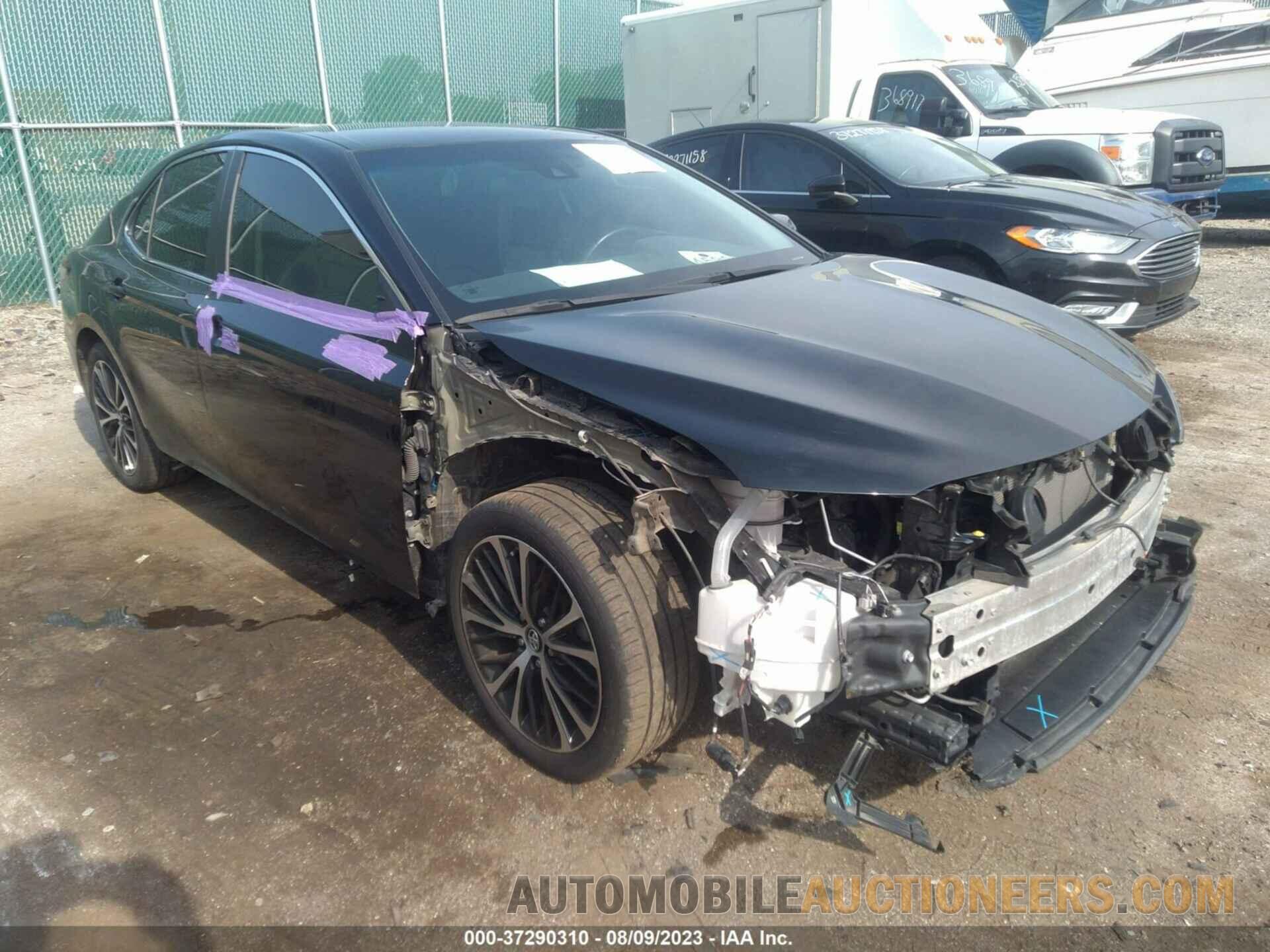 4T1B11HK1JU064068 TOYOTA CAMRY 2018