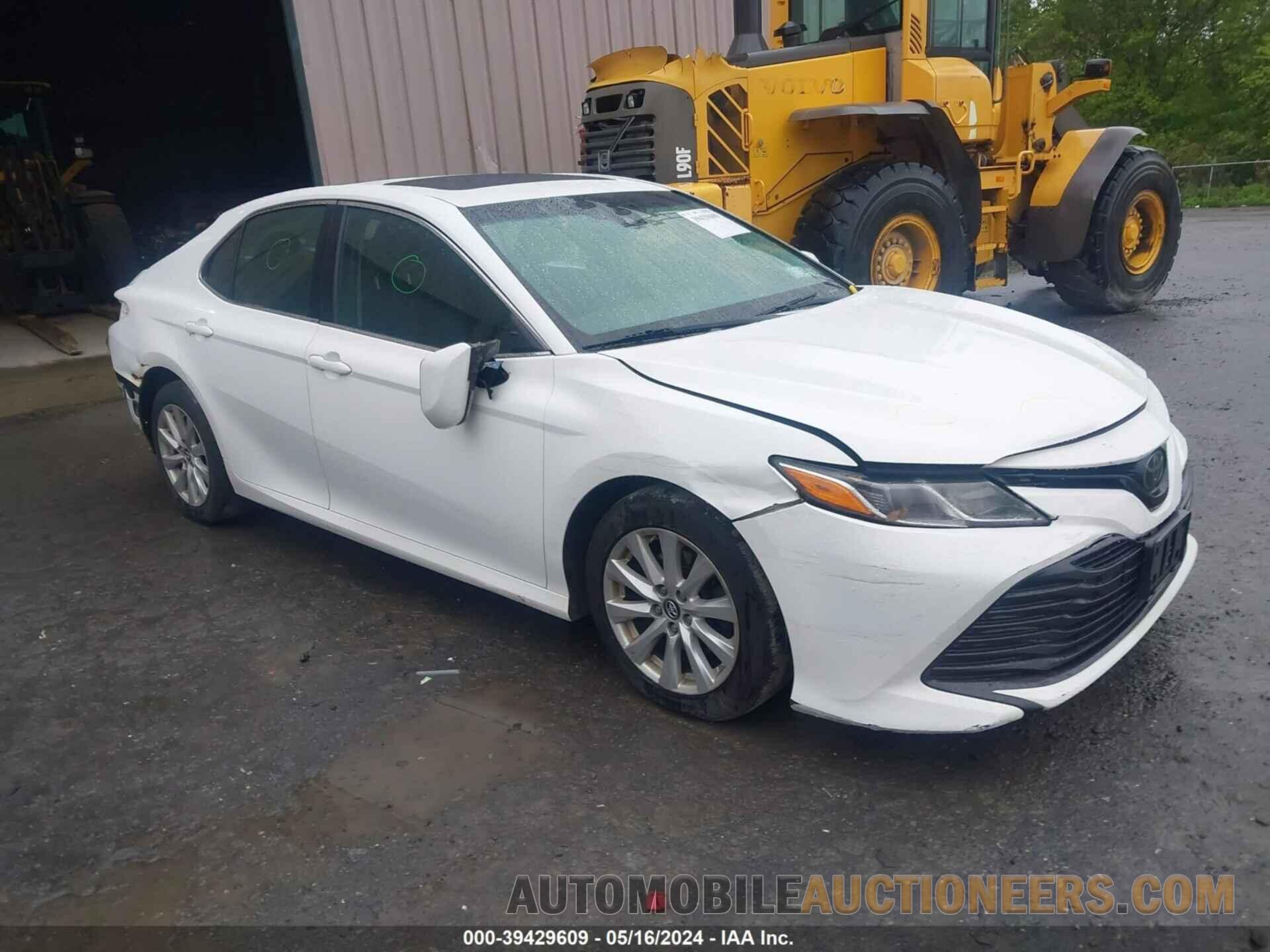 4T1B11HK1JU064975 TOYOTA CAMRY 2018