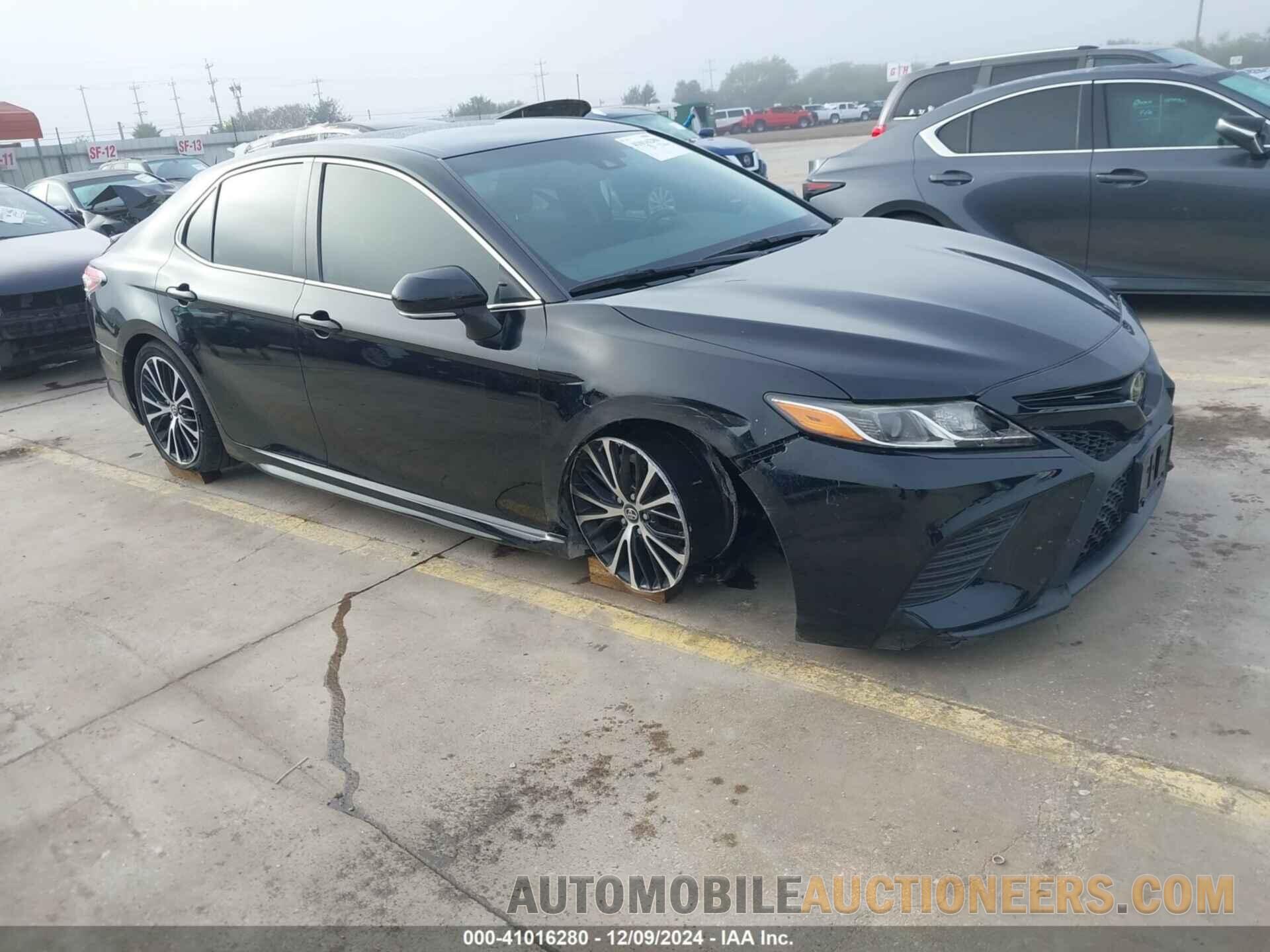 4T1B11HK1JU065124 TOYOTA CAMRY 2018