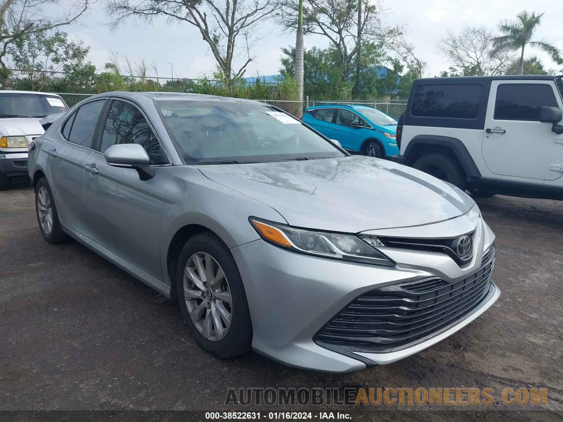 4T1B11HK1JU066337 TOYOTA CAMRY 2018