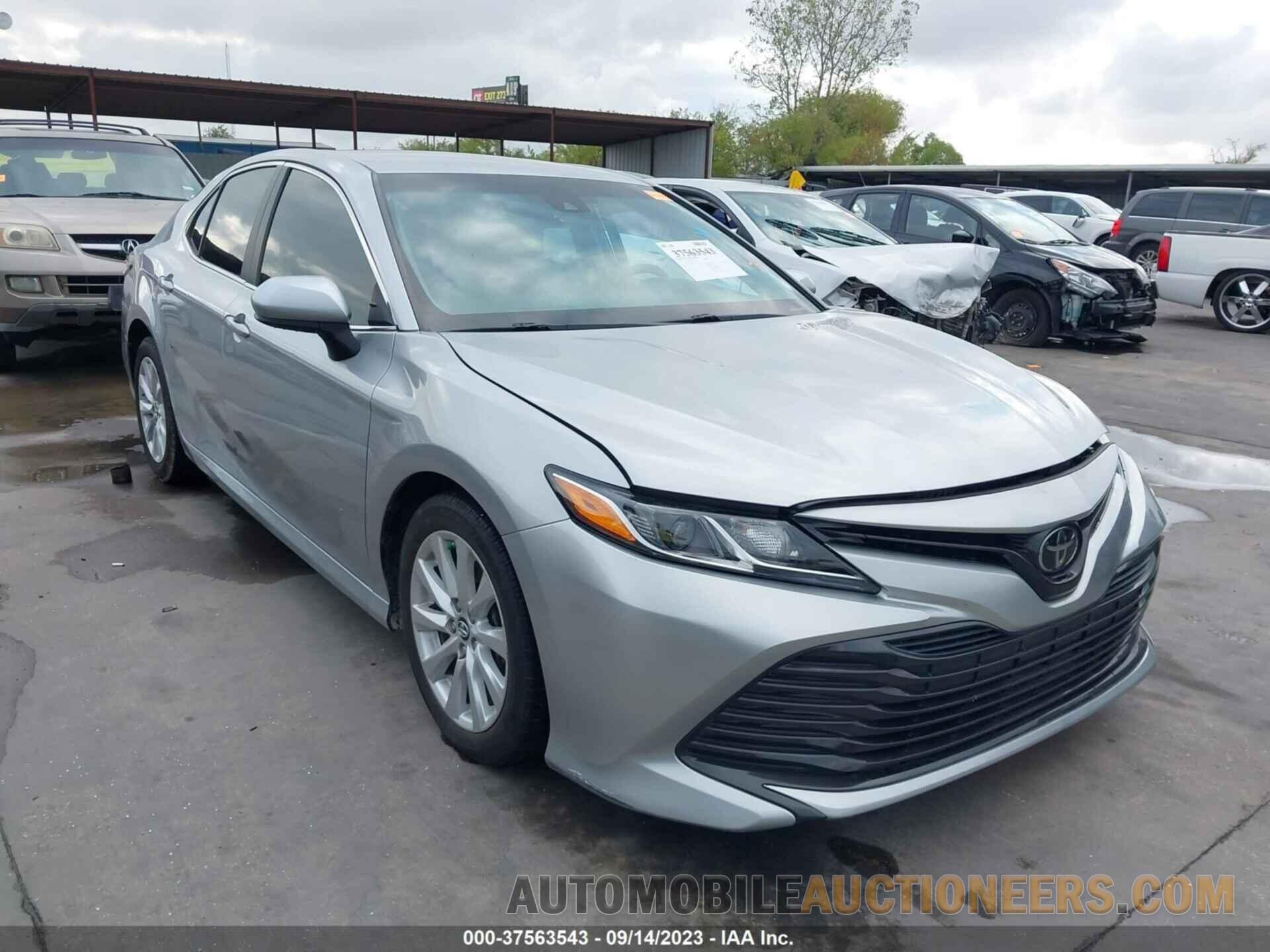 4T1B11HK1JU069903 TOYOTA CAMRY 2018