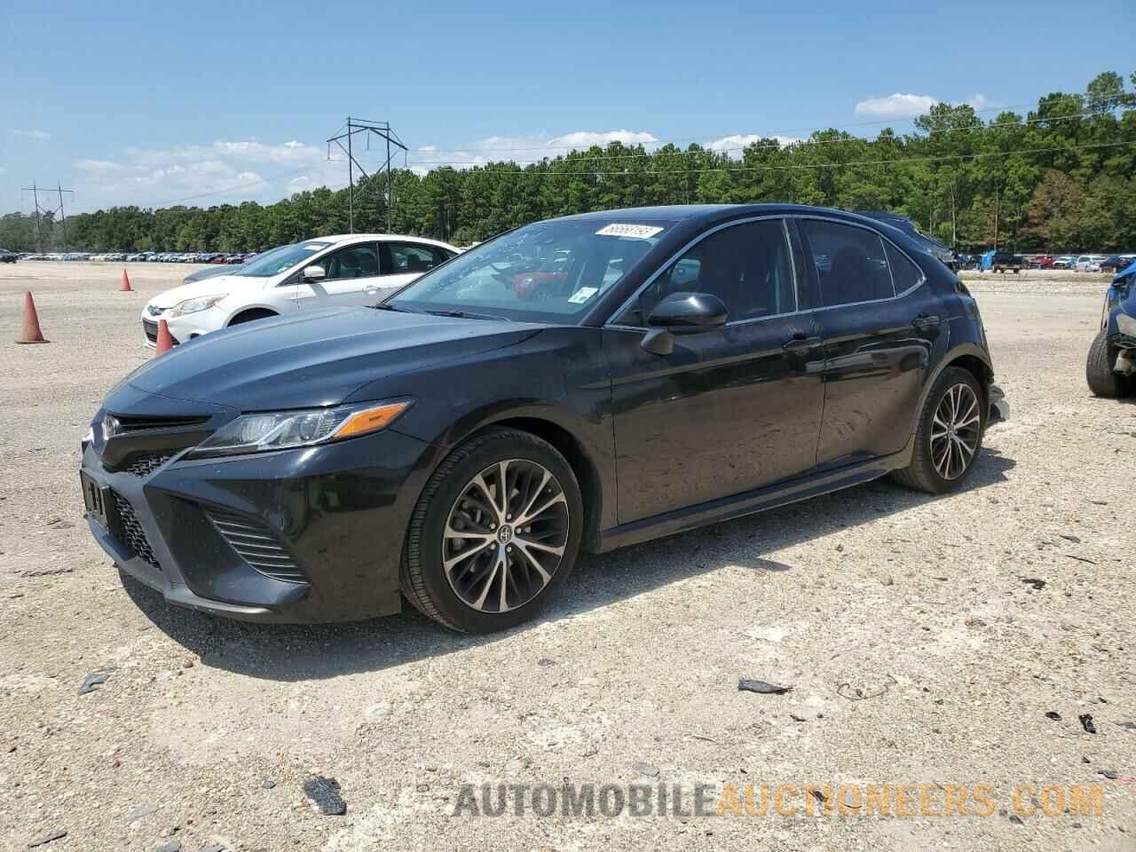 4T1B11HK1JU071294 TOYOTA CAMRY 2018