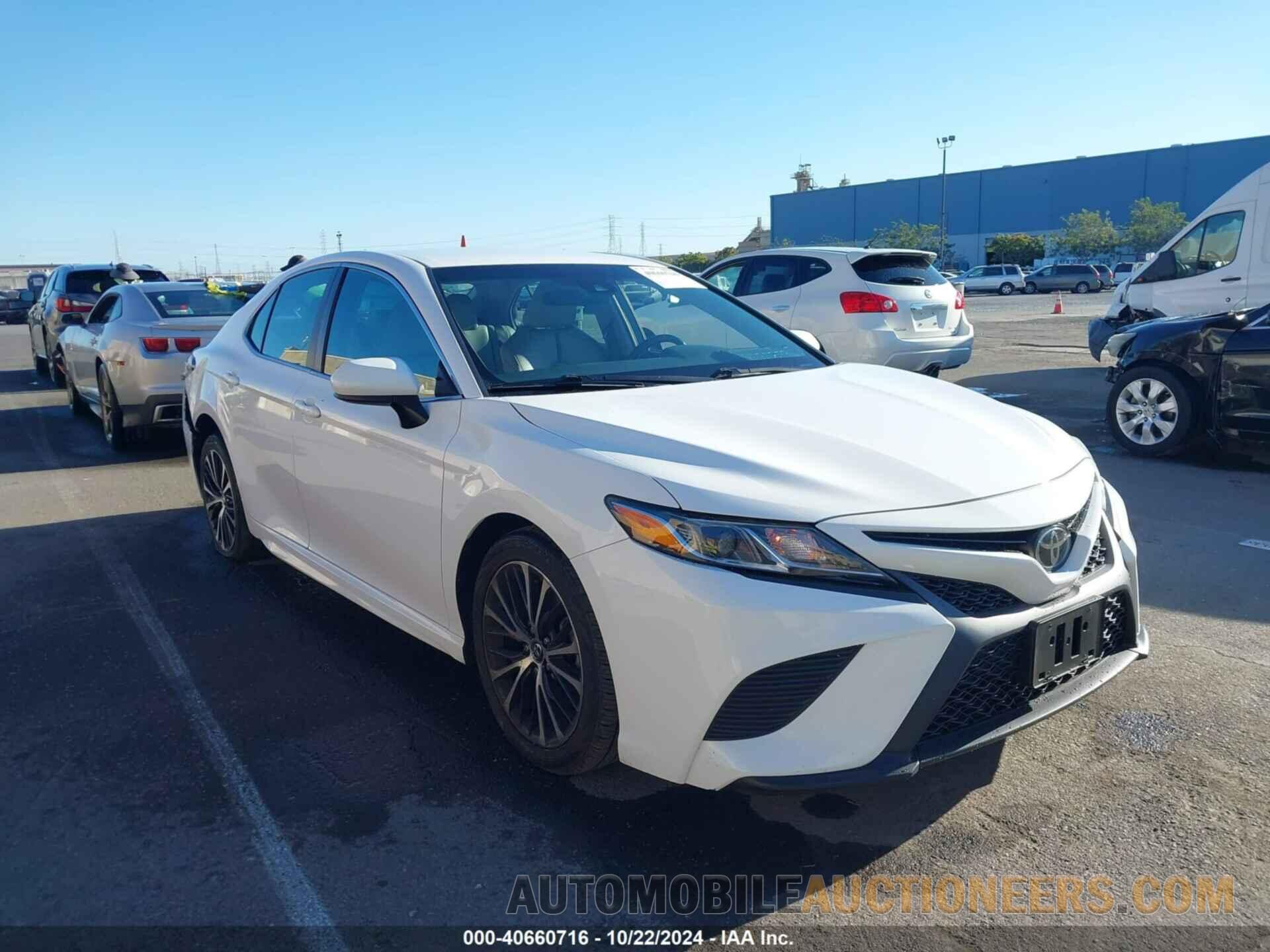 4T1B11HK1JU072753 TOYOTA CAMRY 2018