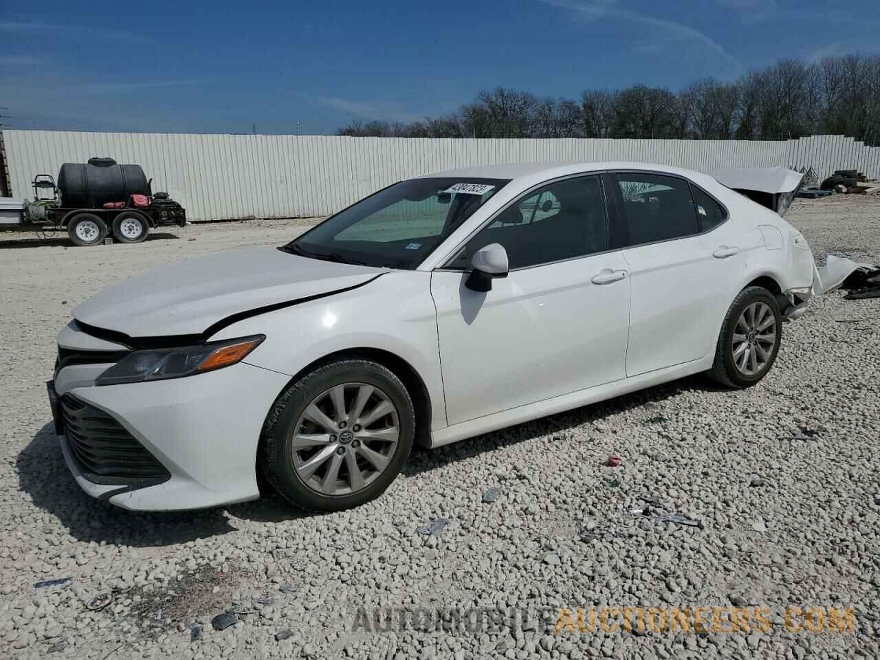 4T1B11HK1JU073448 TOYOTA CAMRY 2018