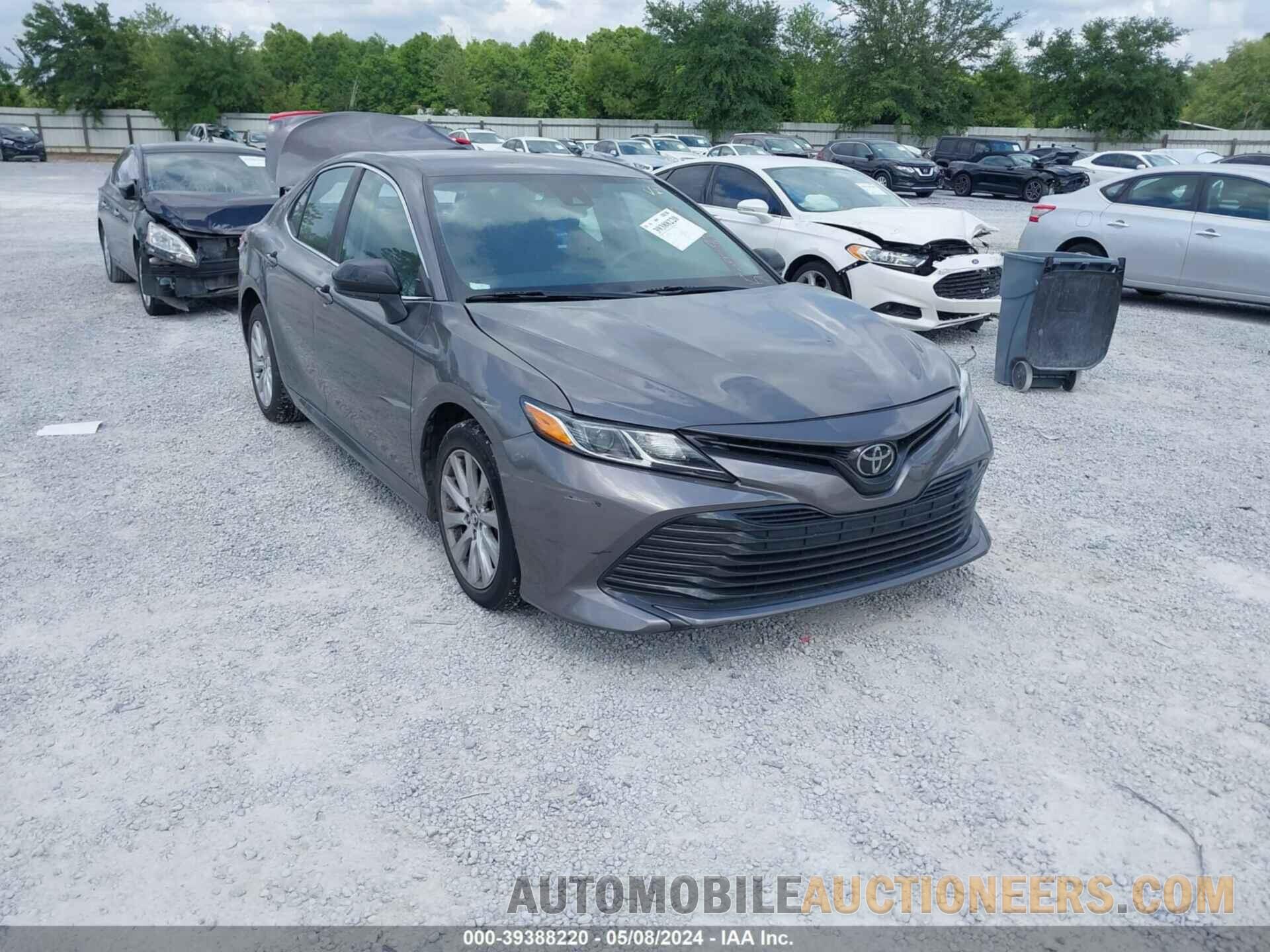 4T1B11HK1JU075099 TOYOTA CAMRY 2018