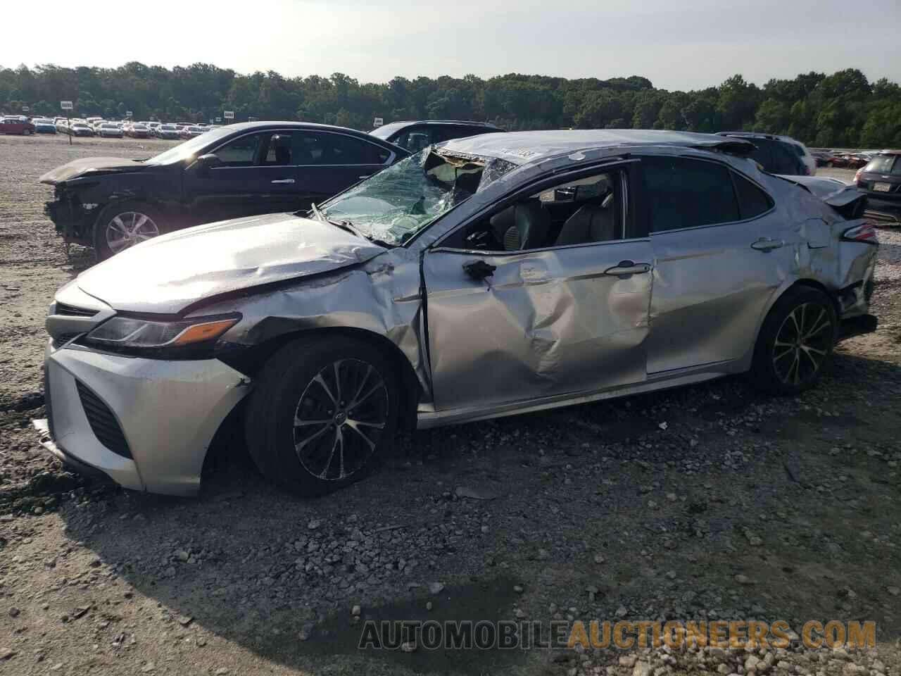 4T1B11HK1JU076530 TOYOTA CAMRY 2018