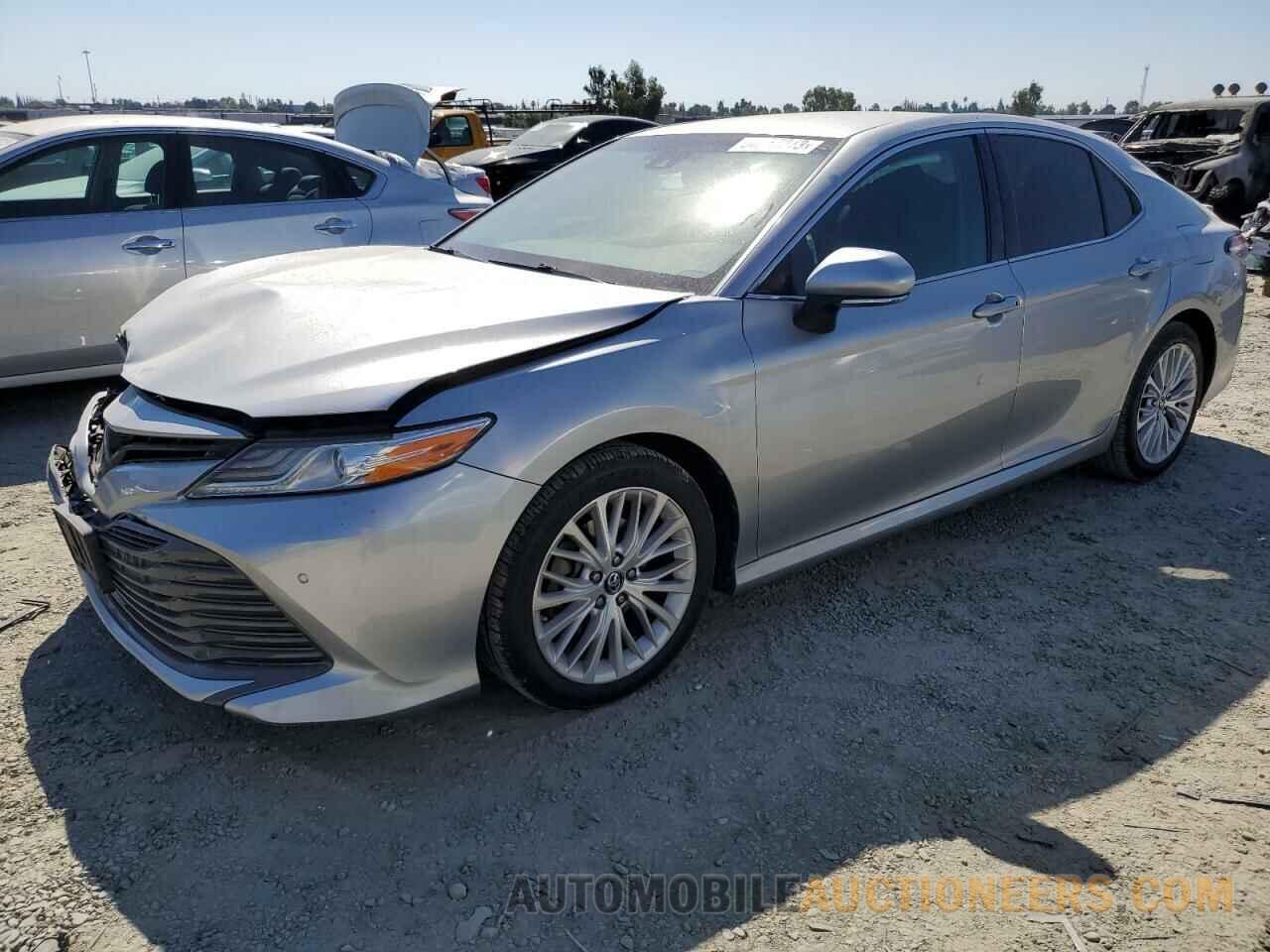 4T1B11HK1JU076978 TOYOTA CAMRY 2018