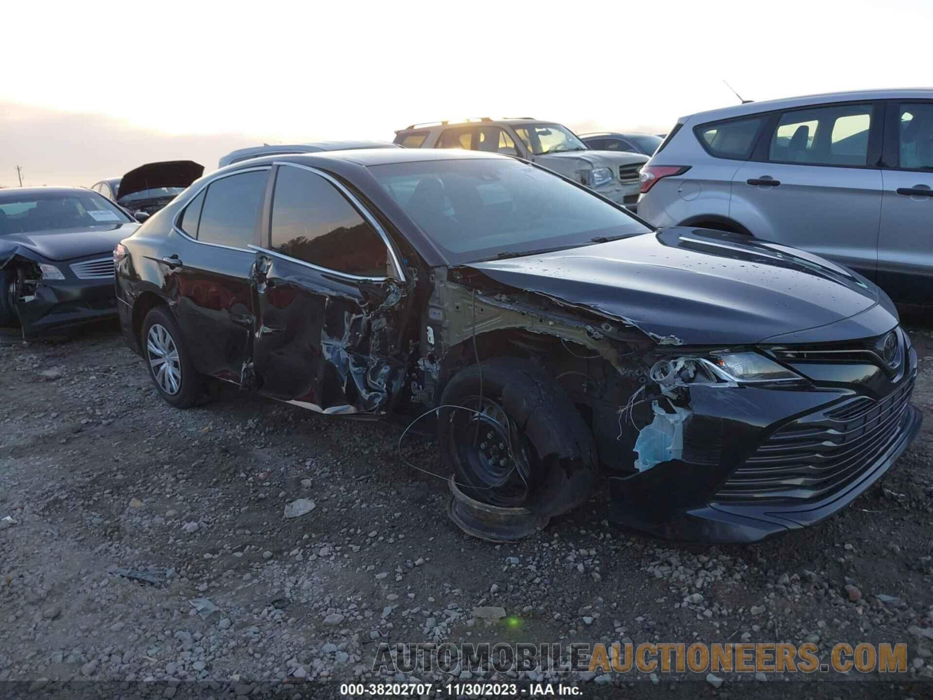 4T1B11HK1JU078620 TOYOTA CAMRY 2018