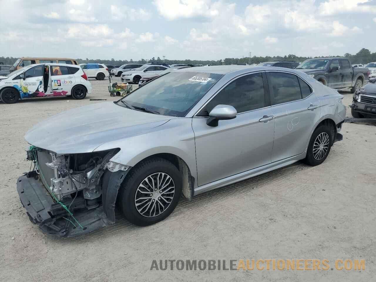 4T1B11HK1JU078892 TOYOTA CAMRY 2018