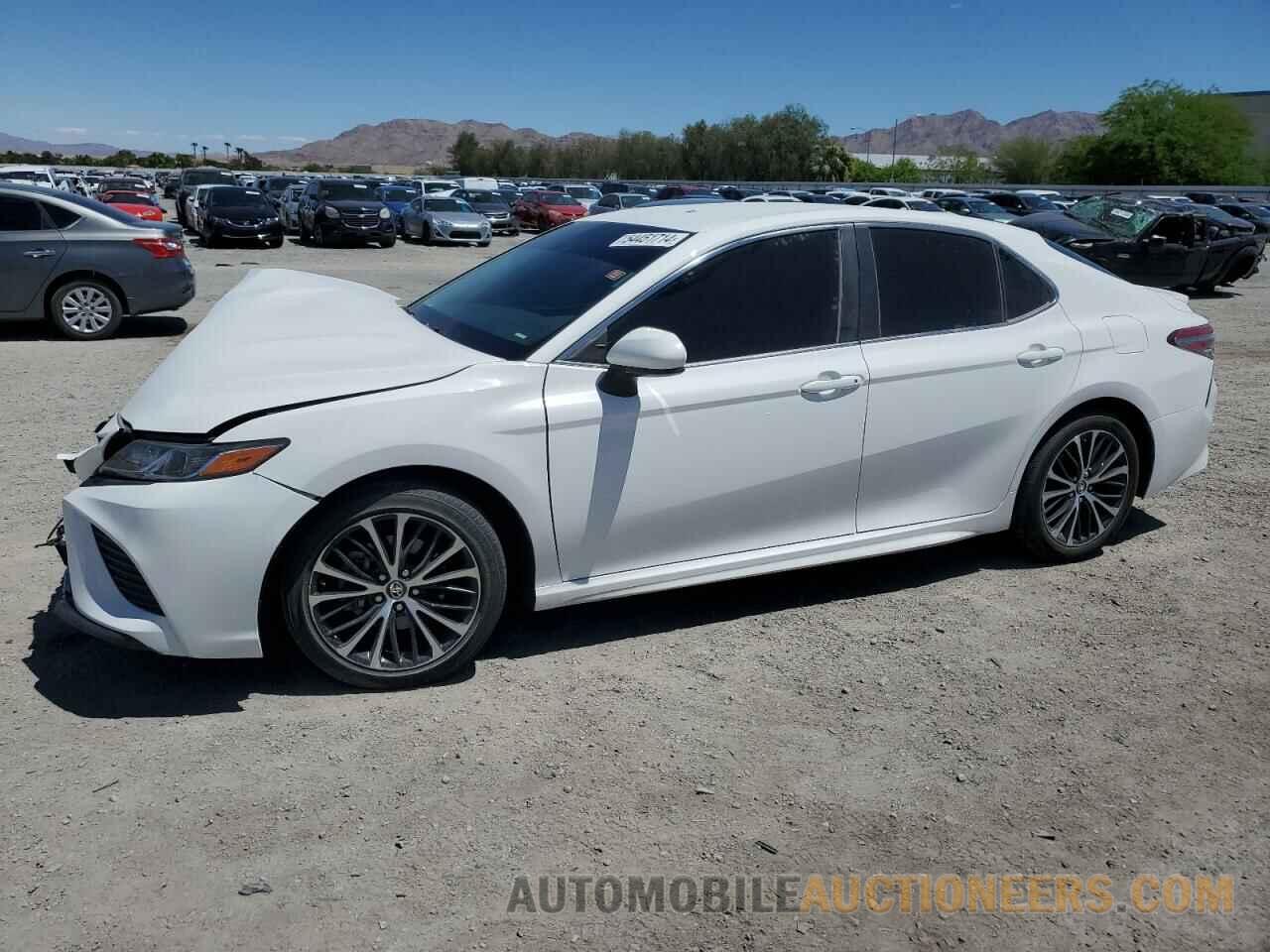 4T1B11HK1JU079332 TOYOTA CAMRY 2018