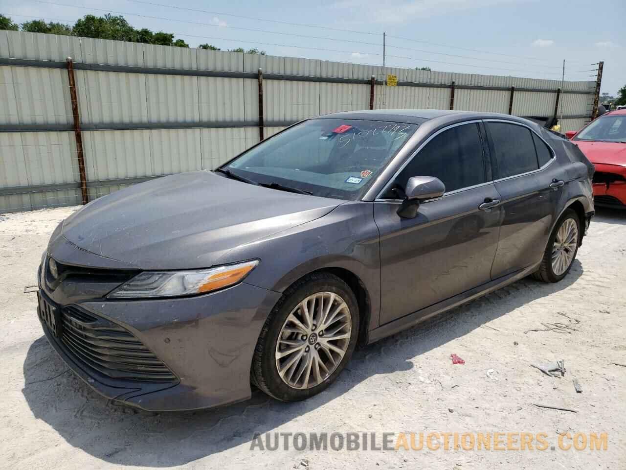 4T1B11HK1JU079976 TOYOTA CAMRY 2018