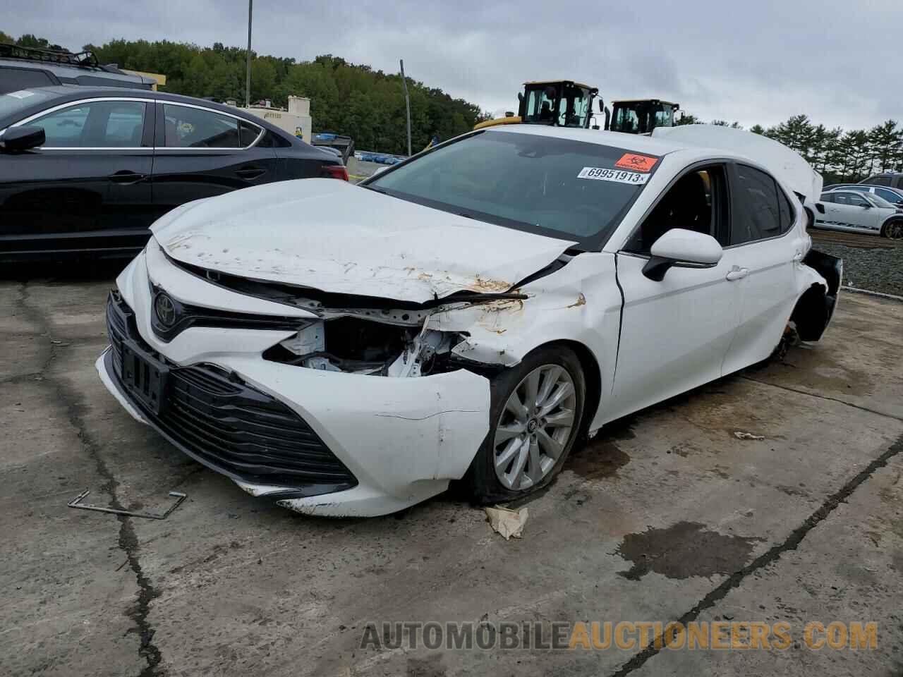 4T1B11HK1JU082120 TOYOTA CAMRY 2018