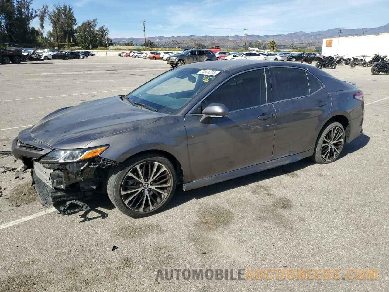 4T1B11HK1JU082750 TOYOTA CAMRY 2018