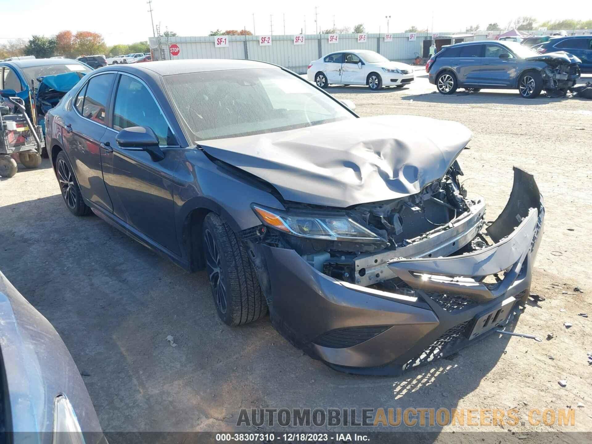 4T1B11HK1JU083414 TOYOTA CAMRY 2018