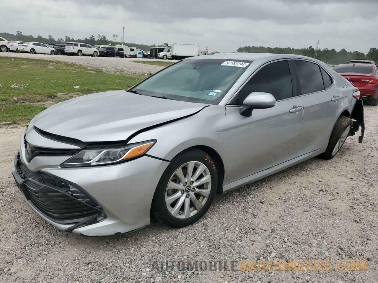 4T1B11HK1JU088452 TOYOTA CAMRY 2018