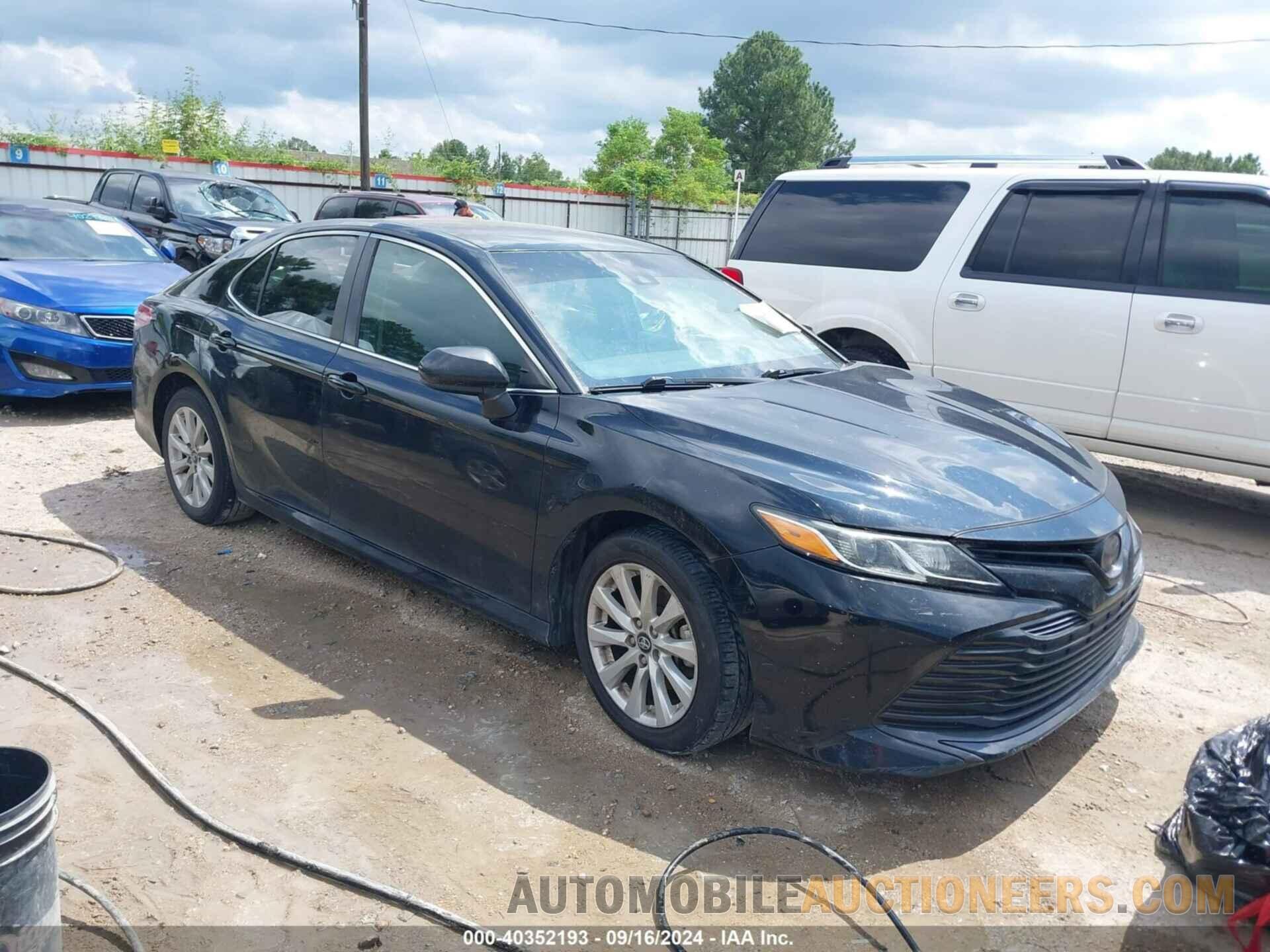 4T1B11HK1JU091576 TOYOTA CAMRY 2018