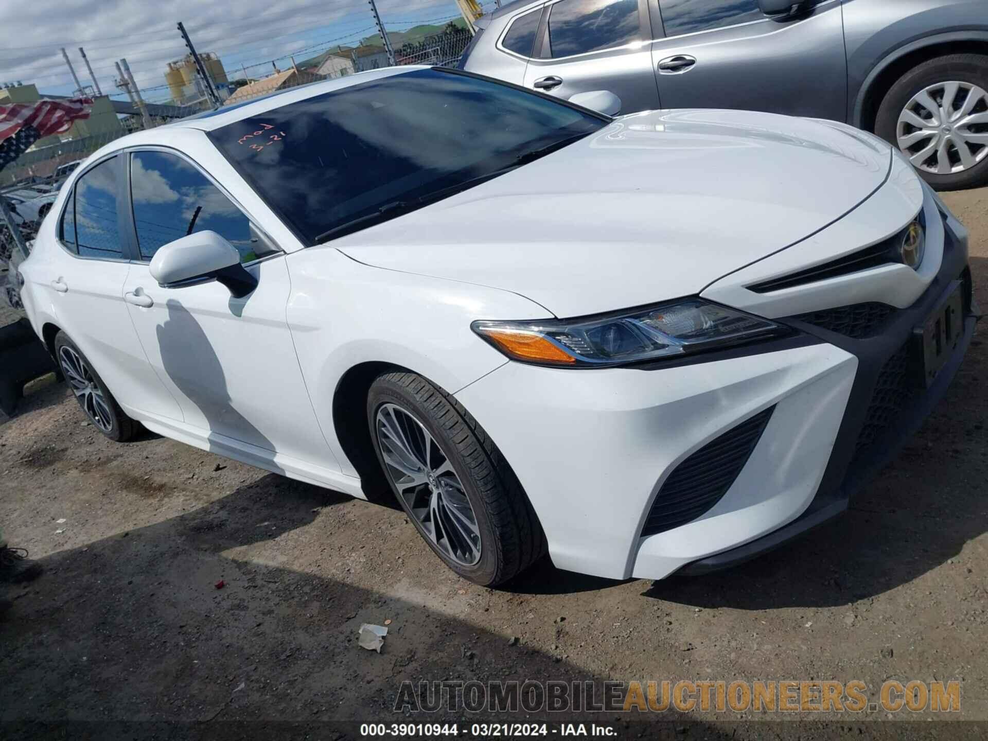 4T1B11HK1JU095630 TOYOTA CAMRY 2018