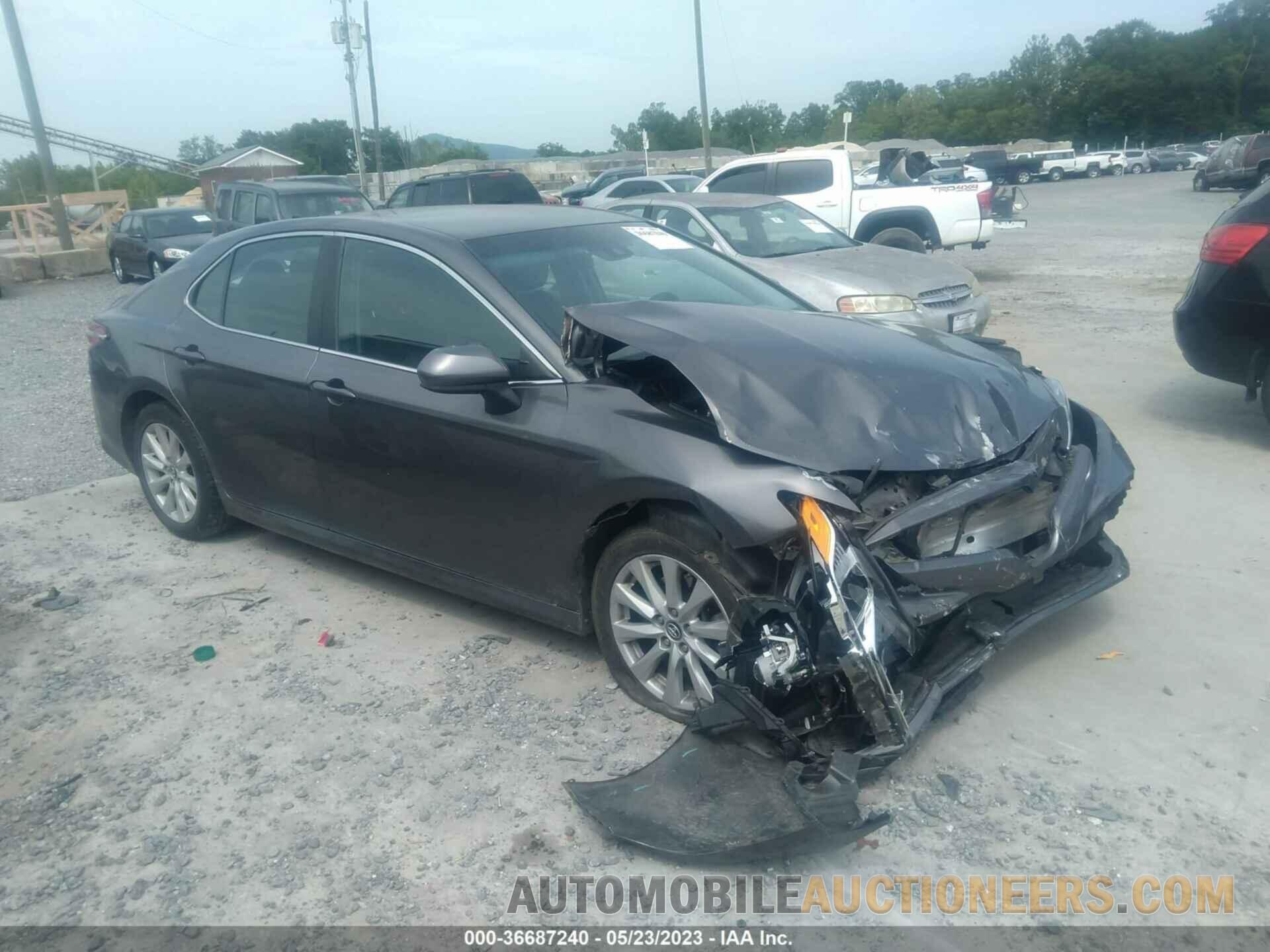 4T1B11HK1JU097412 TOYOTA CAMRY 2018