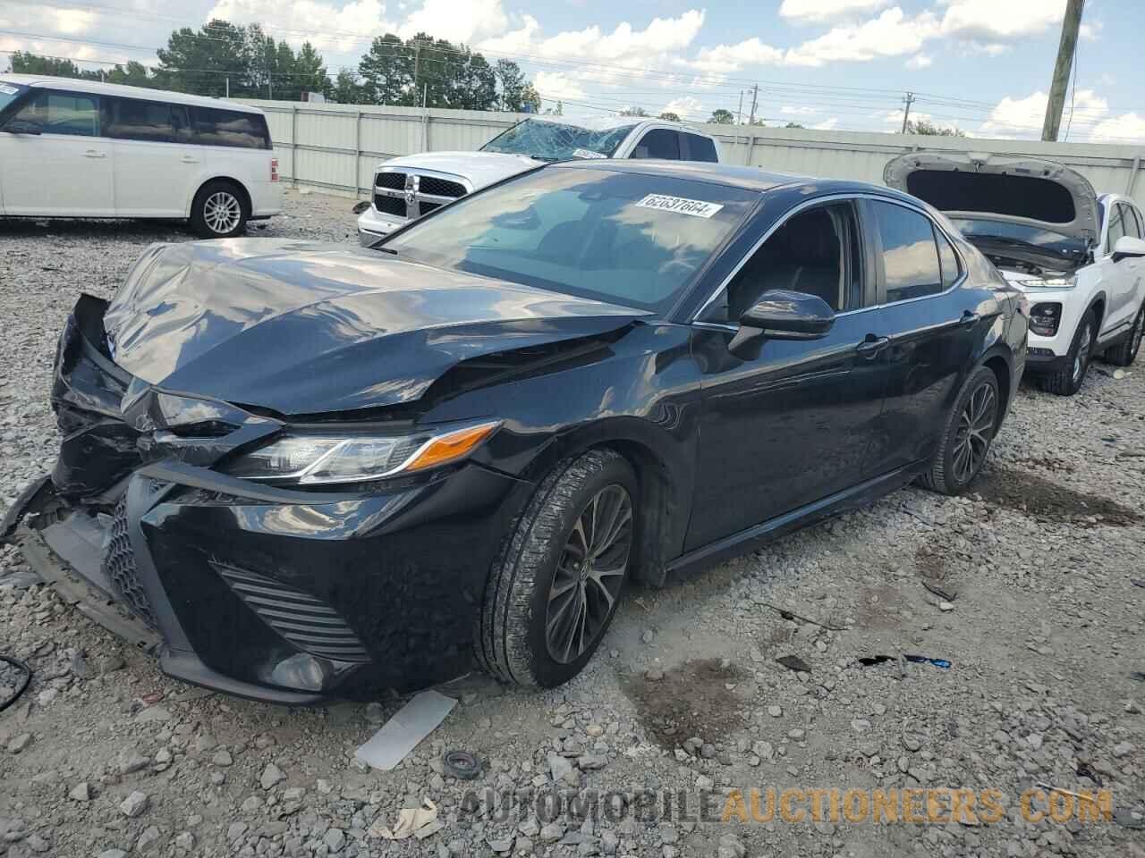 4T1B11HK1JU098110 TOYOTA CAMRY 2018