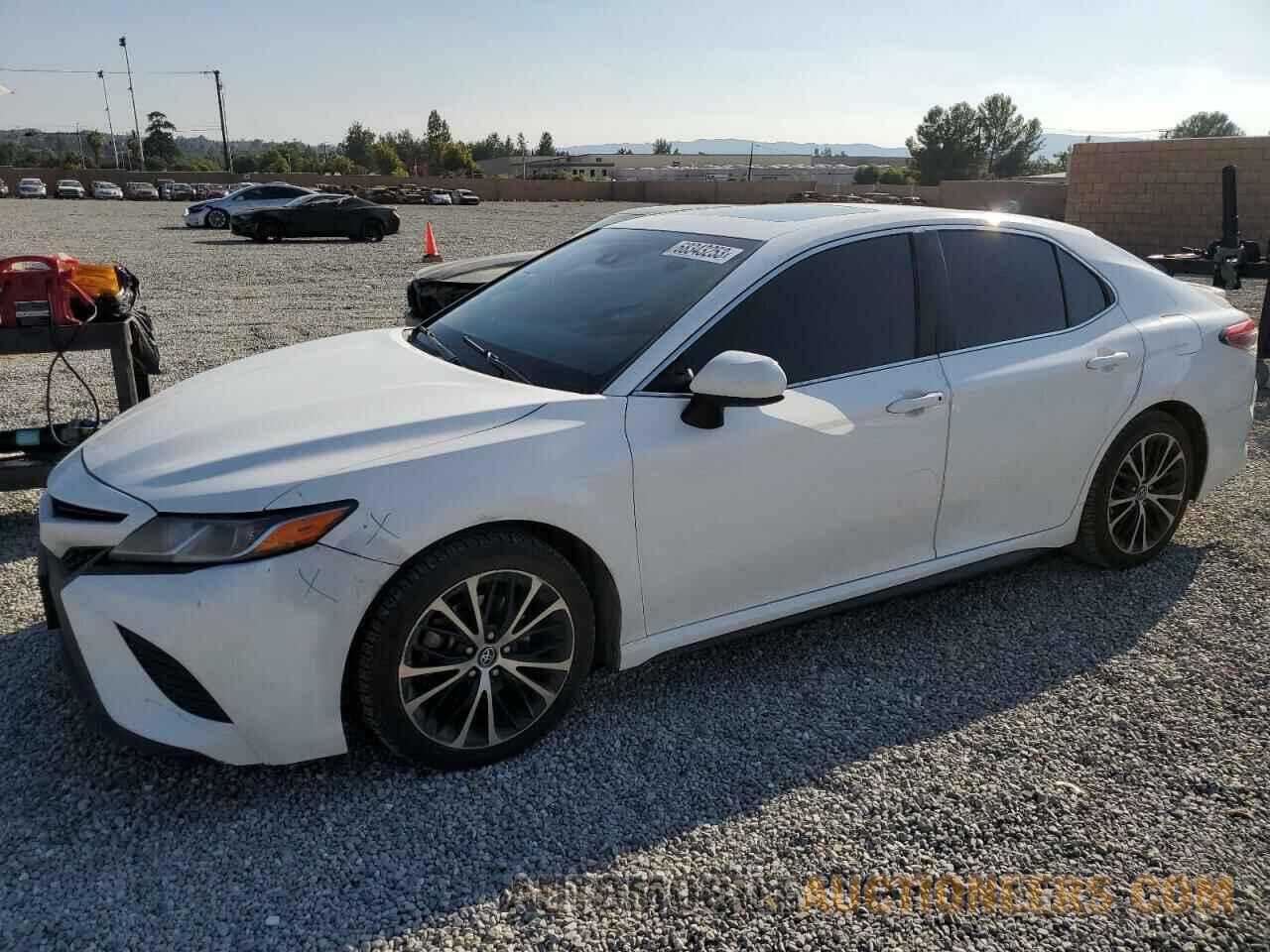 4T1B11HK1JU100955 TOYOTA CAMRY 2018