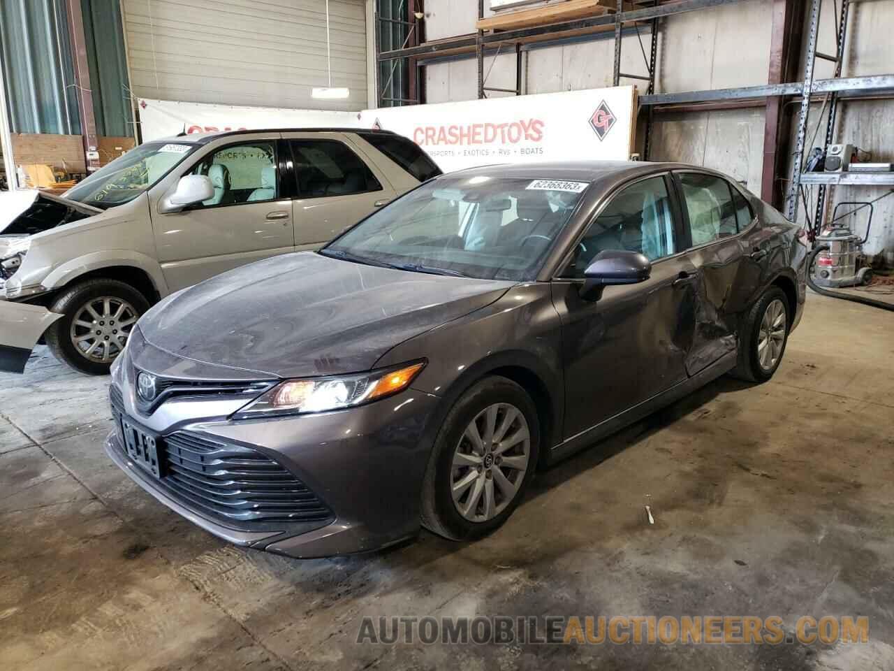 4T1B11HK1JU106139 TOYOTA CAMRY 2018