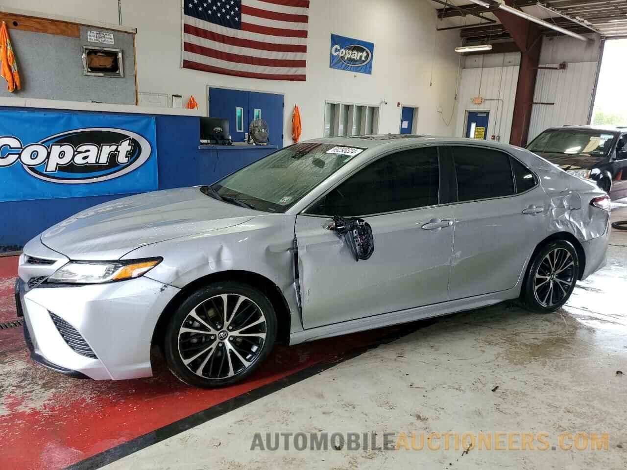 4T1B11HK1JU106299 TOYOTA CAMRY 2018