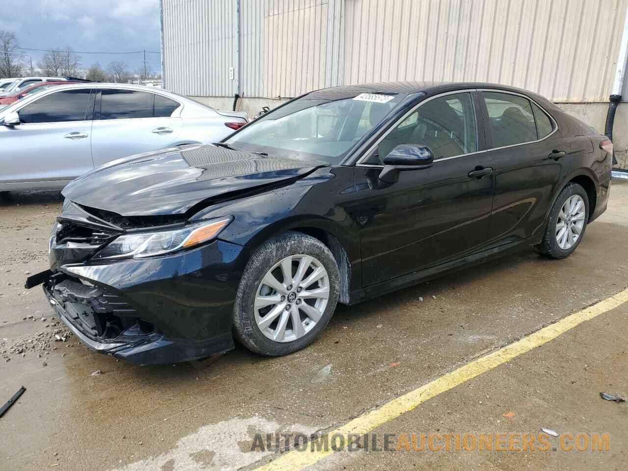 4T1B11HK1JU108456 TOYOTA CAMRY 2018