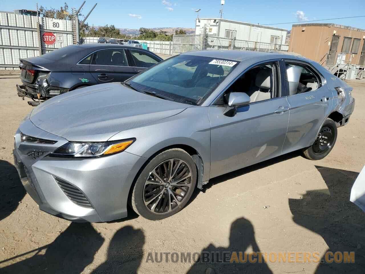 4T1B11HK1JU109025 TOYOTA CAMRY 2018